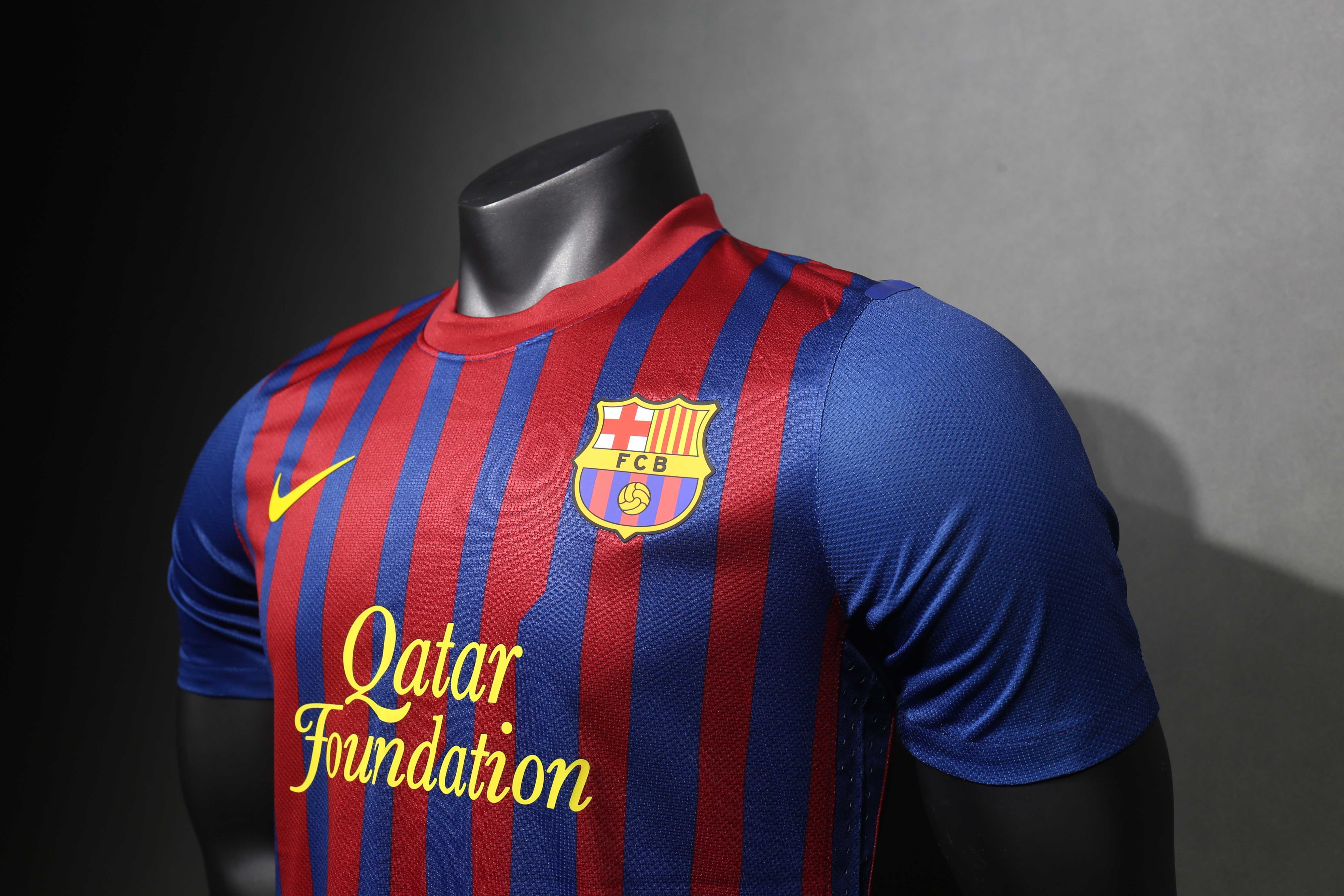 Retro 11/12 Barcelona Home player version Size S-3XL