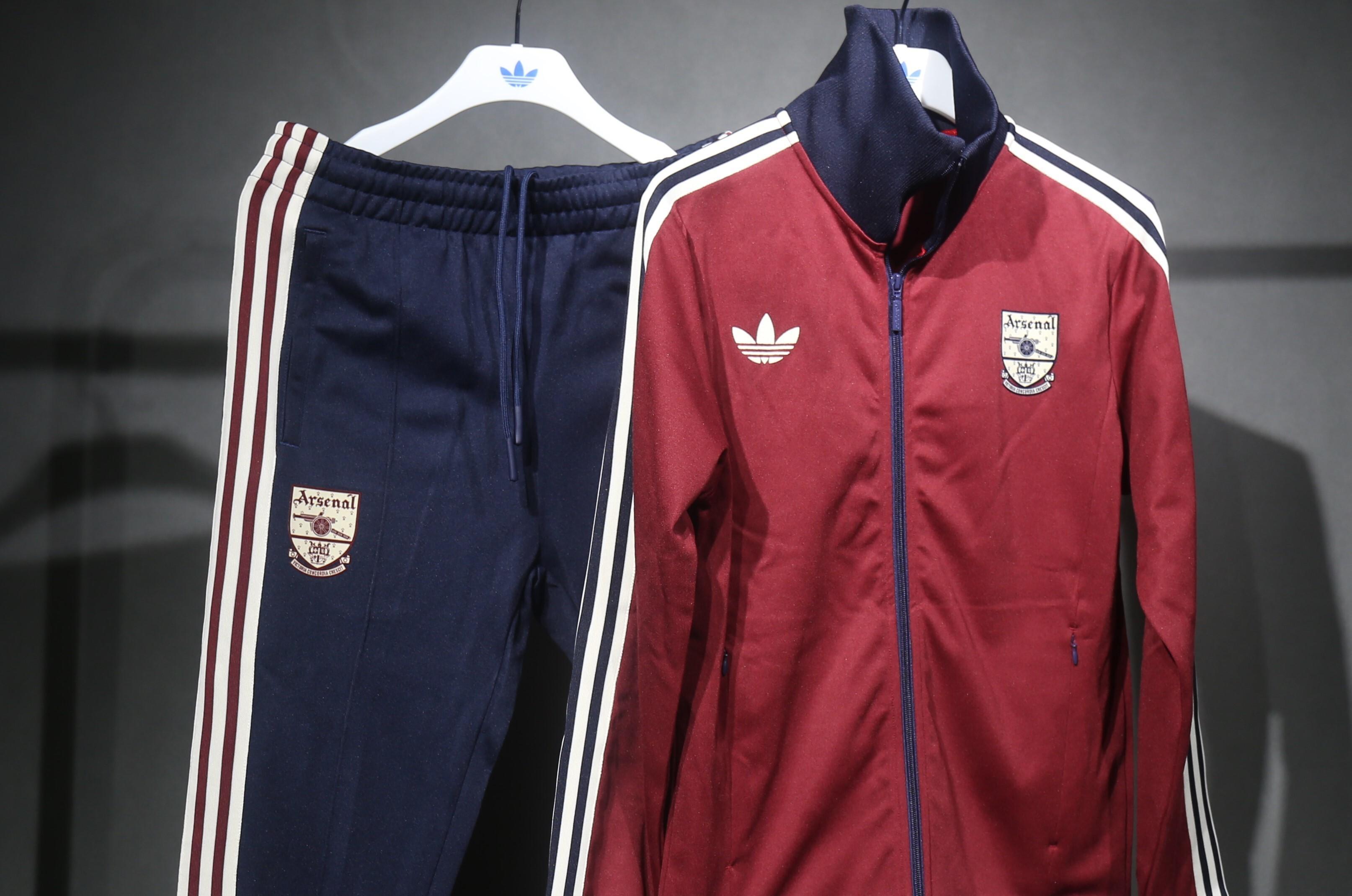 26/27 Arsenal red full-zip top retro jacket version 