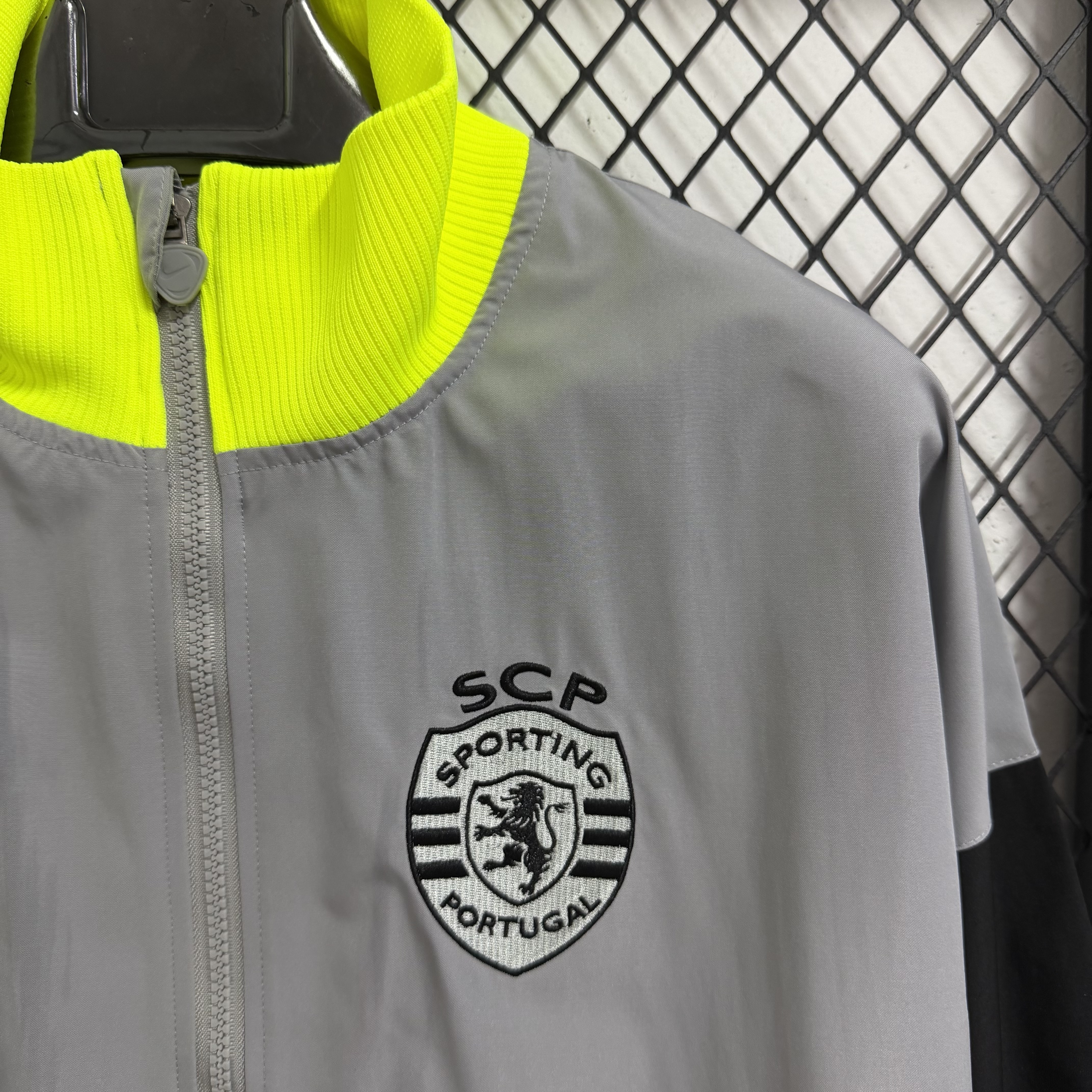 25/26 Windbreaker Sporting CP training grey Waterproof thickened version S-XXL