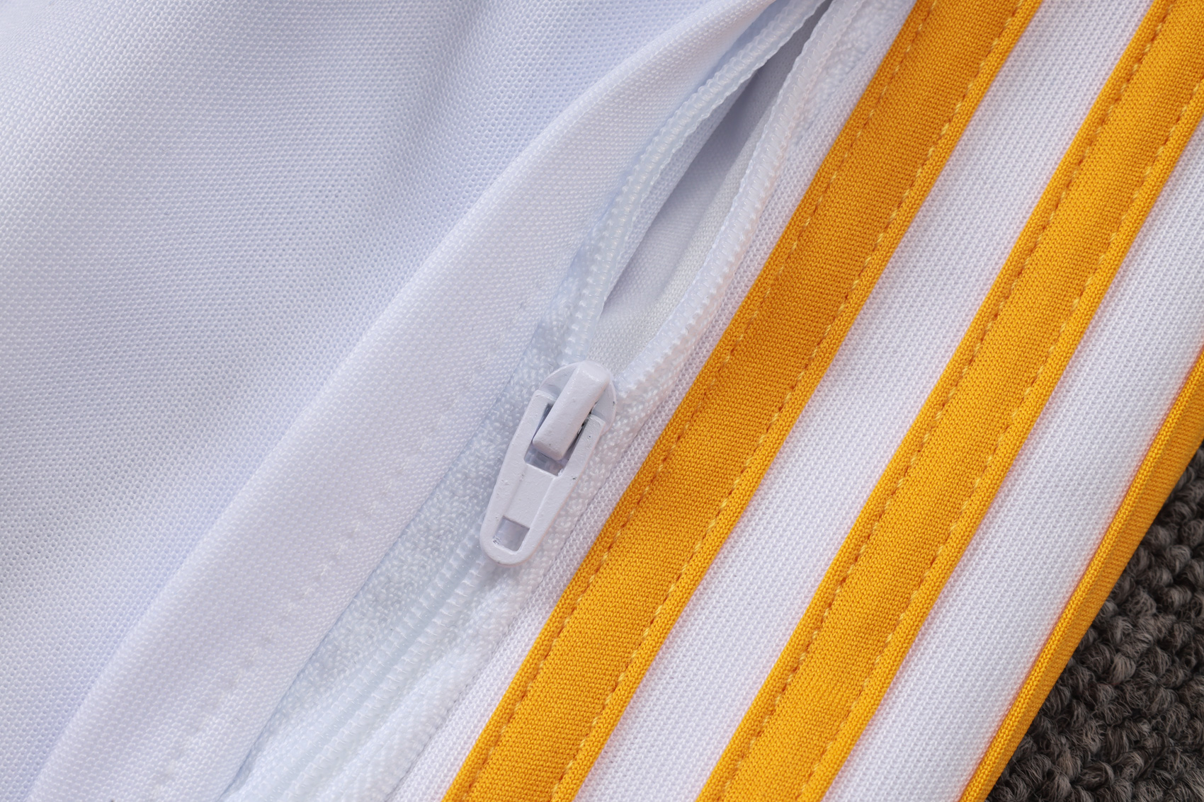26/27 re@l Medrid white Full-Zip Jacket Suit