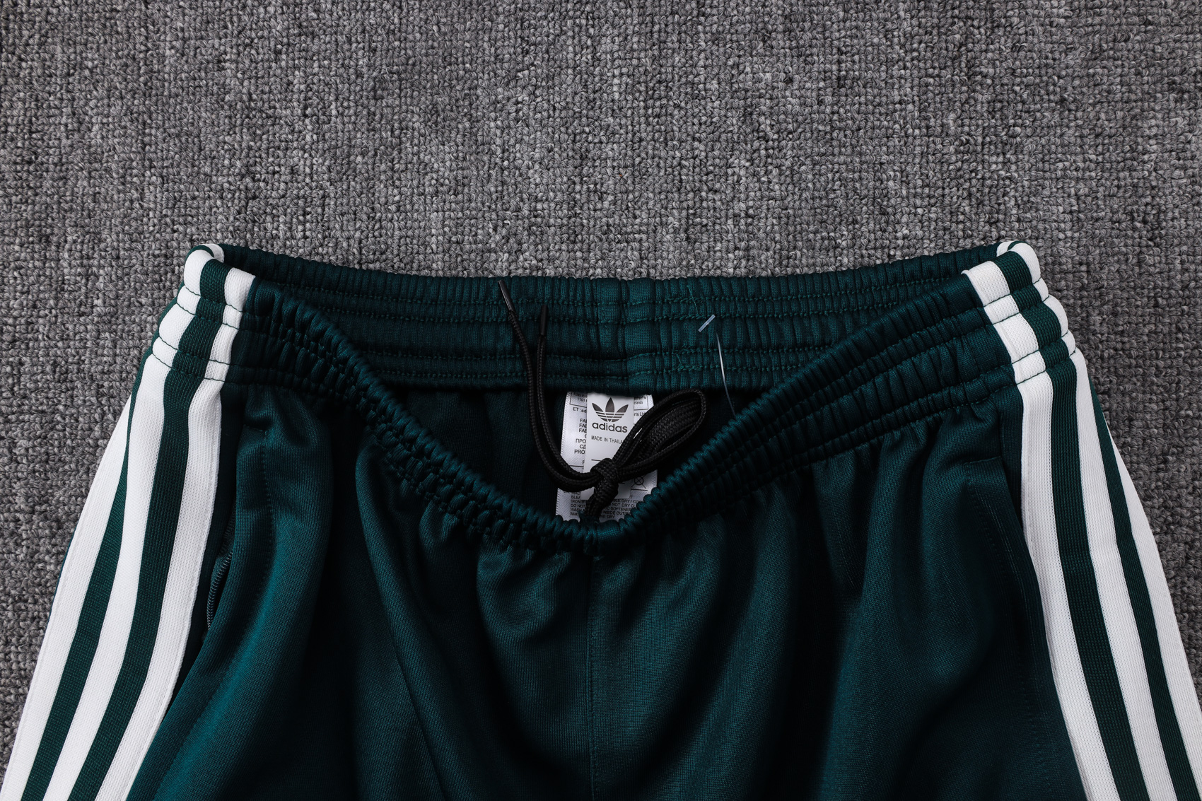 26/27 re@l Medrid Dark green with white edges Full-Zip Jacket Suit