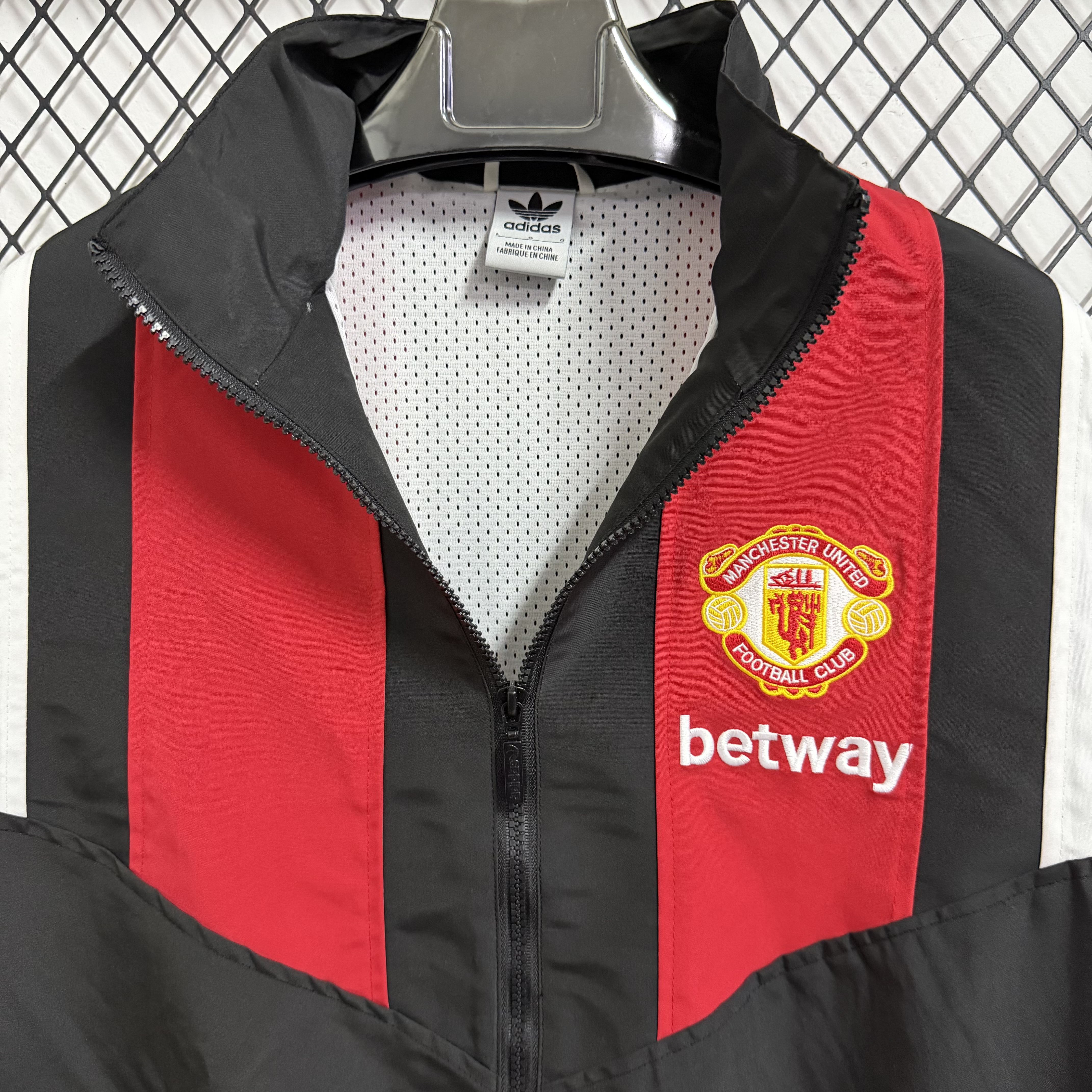 26/27 Manchester United black retro Windbreaker S-XXL