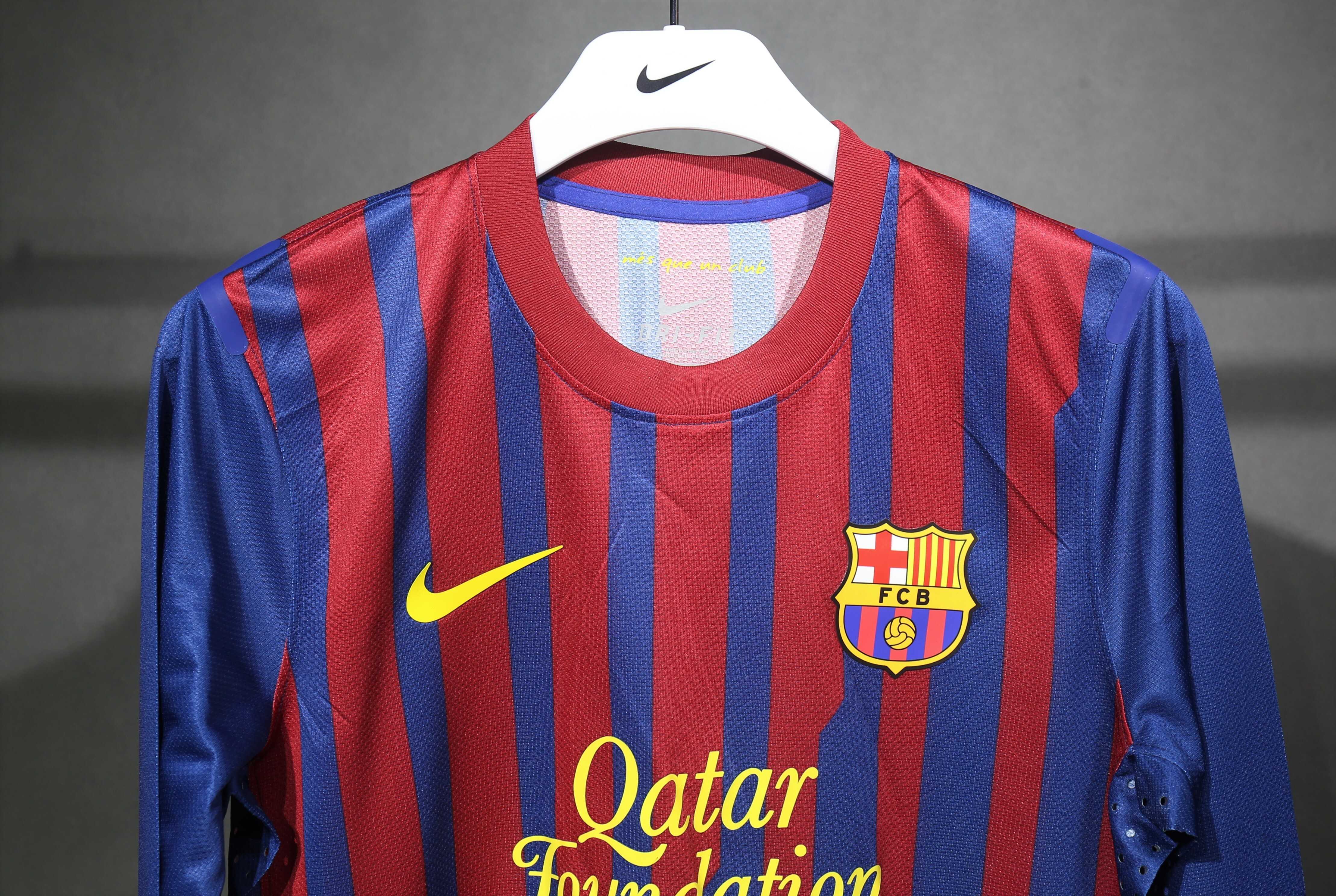 Retro 11/12 Barcelona Home long sleeve player version Size S-3XL