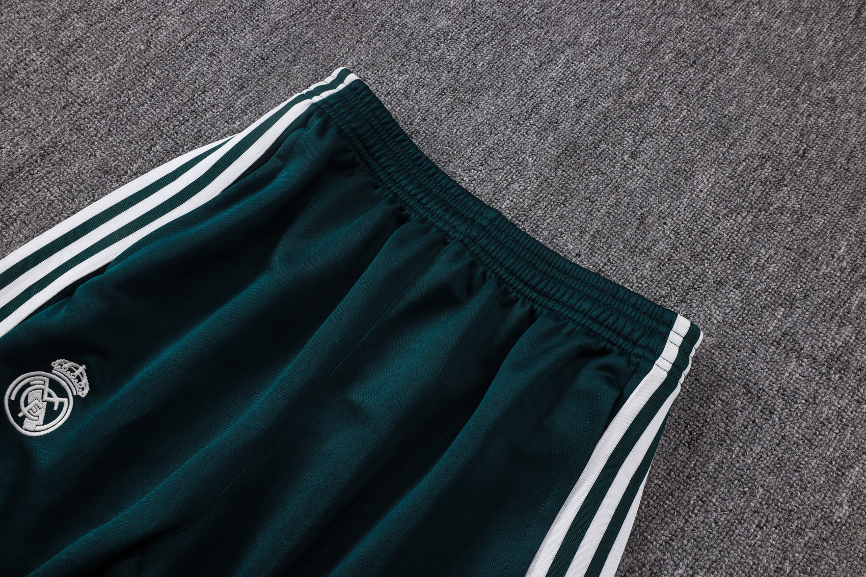 26/27 re@l Medrid Dark green with white edges Full-Zip Jacket Suit