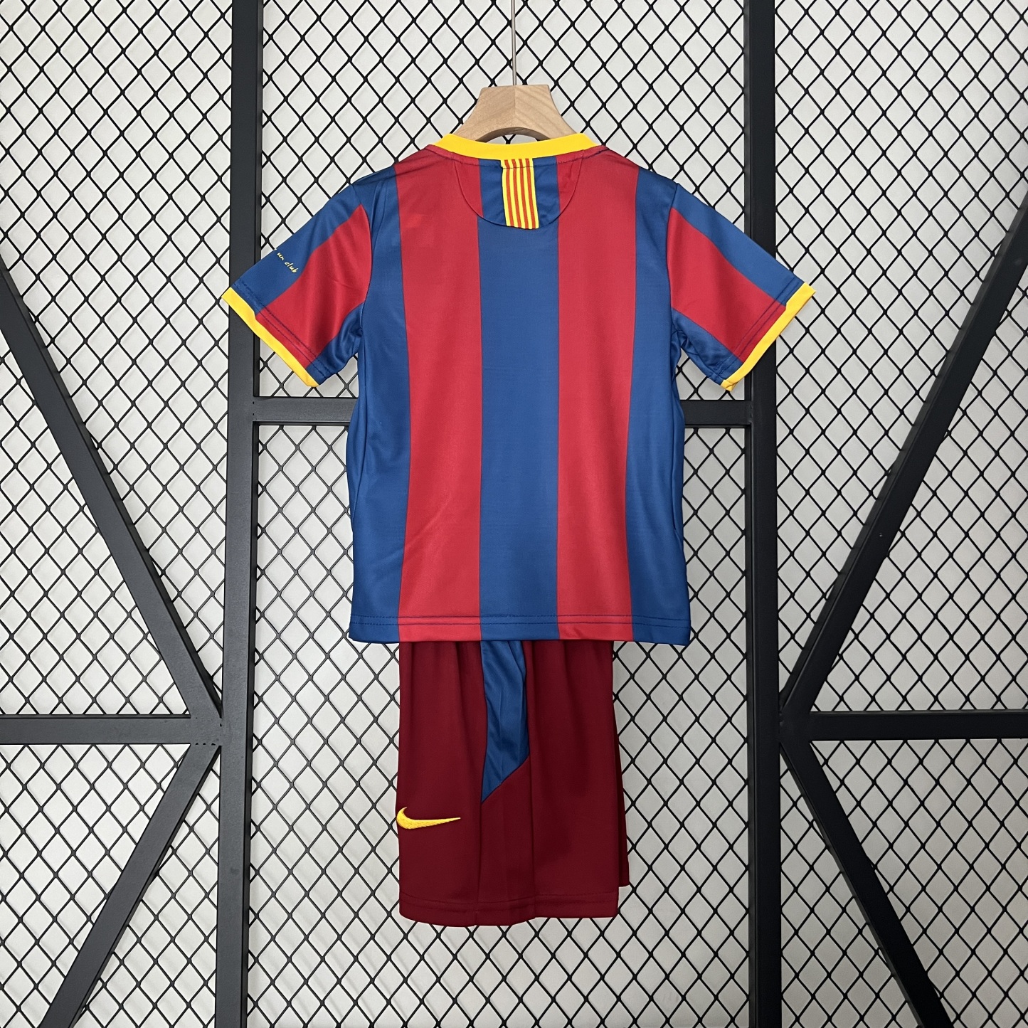 Retro Kids 10/11 Barcelona home size:16-28