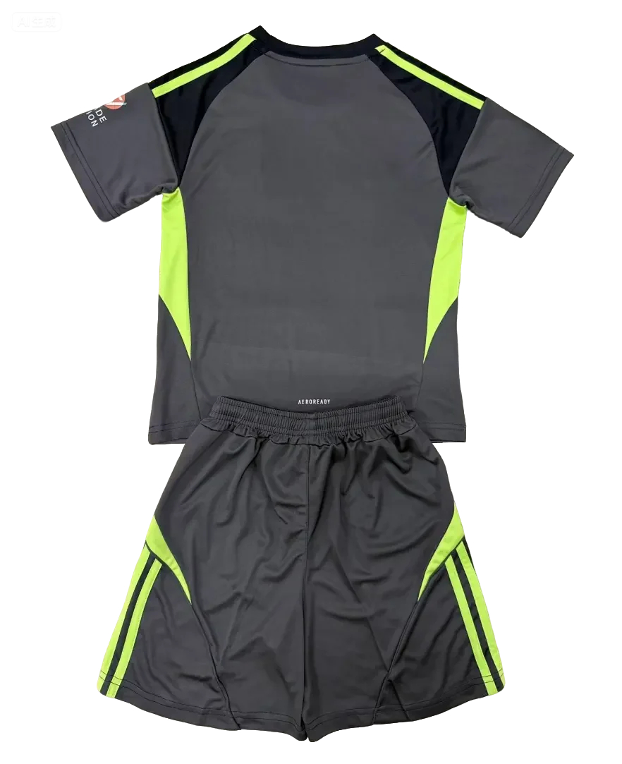 25/26 Aston Villa goalkeeper Black kids version suit 