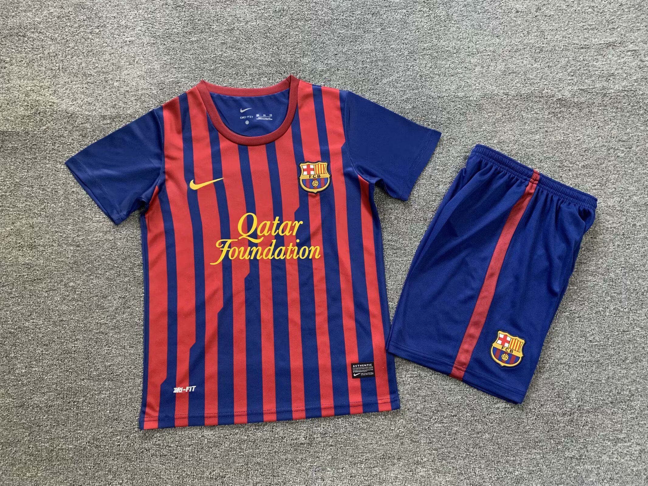 Retro Kids 11/12 Barcelona home size:16-28