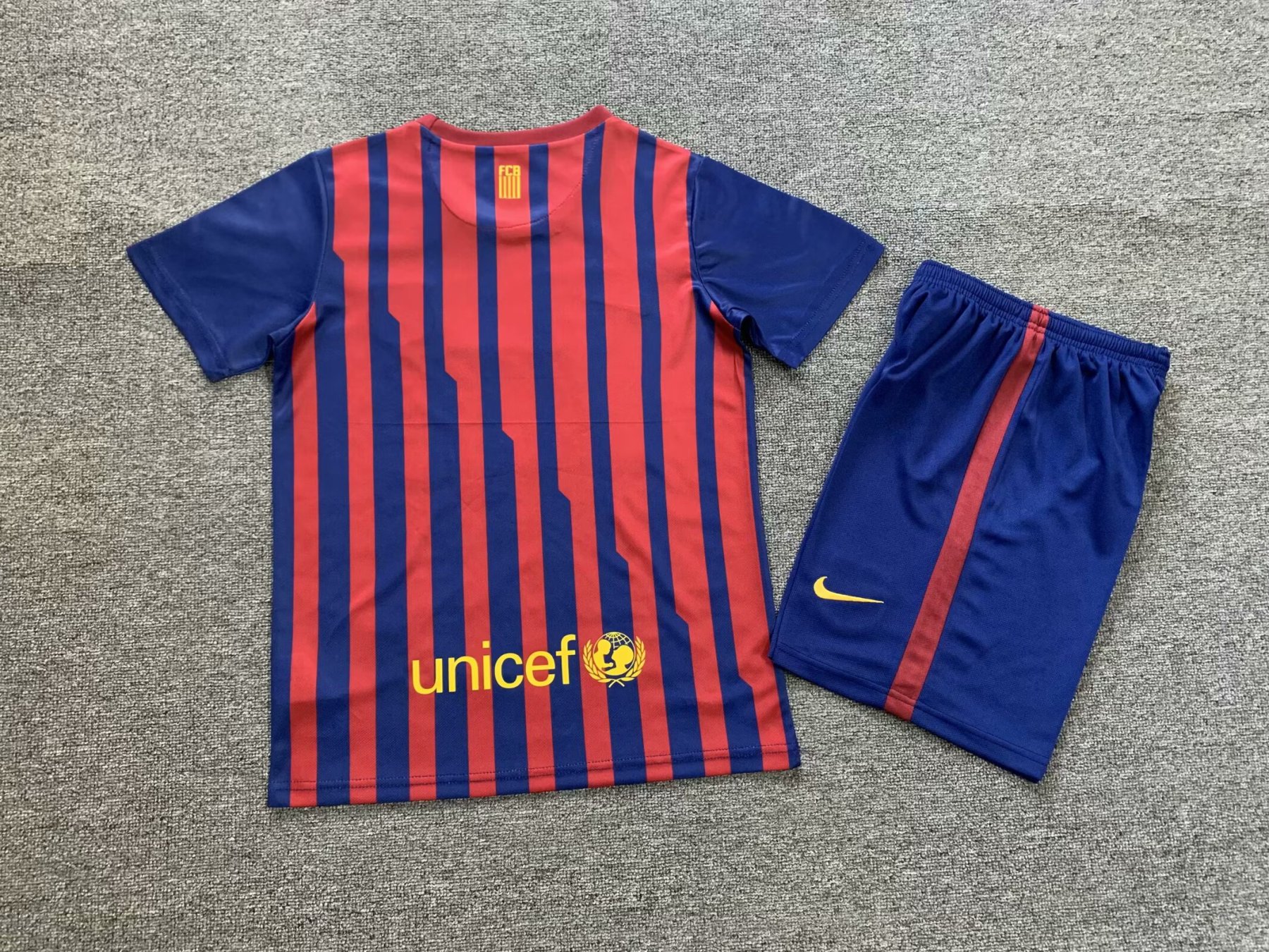 Retro Kids 11/12 Barcelona home size:16-28