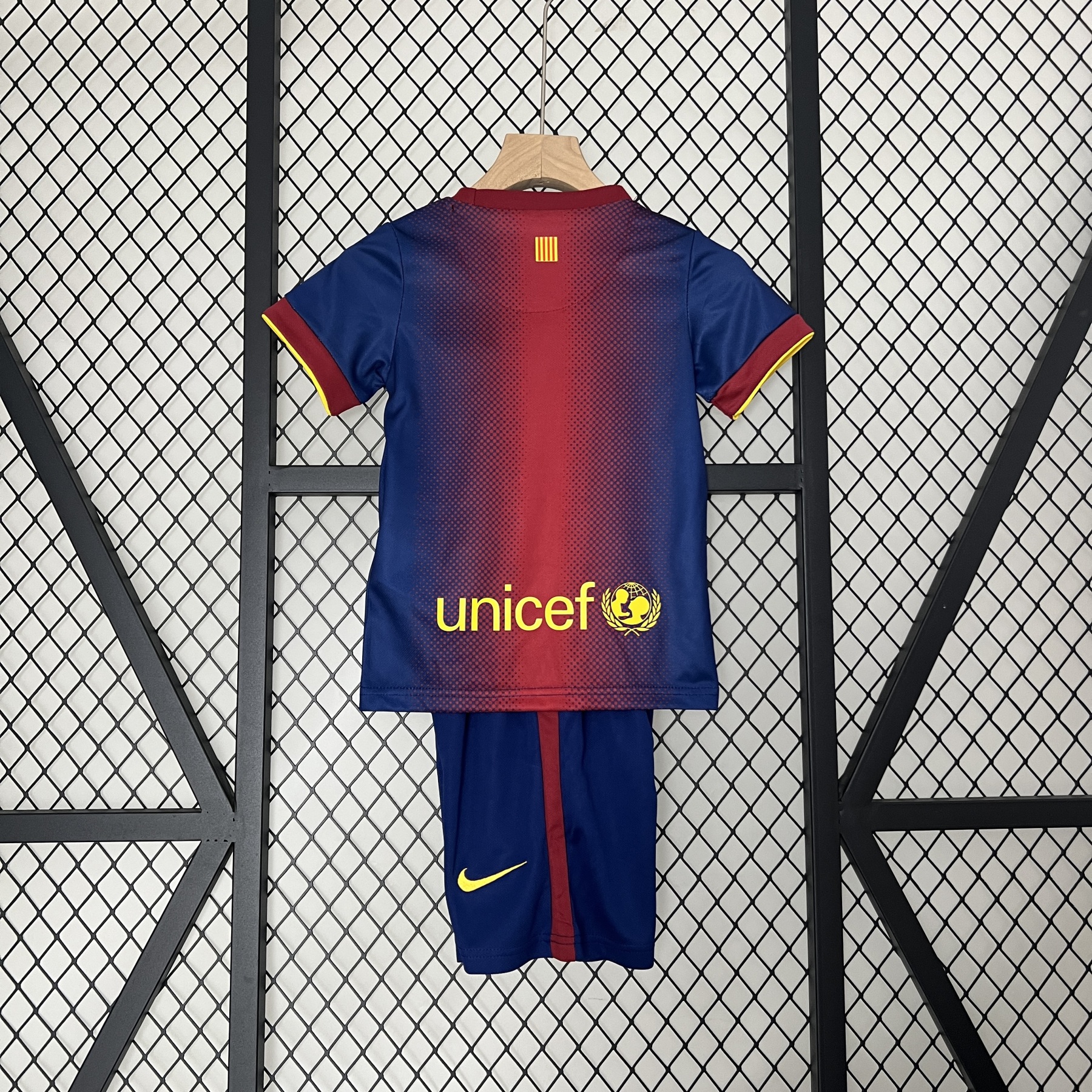 Retro Kids 12/13 Barcelona home size:16-28