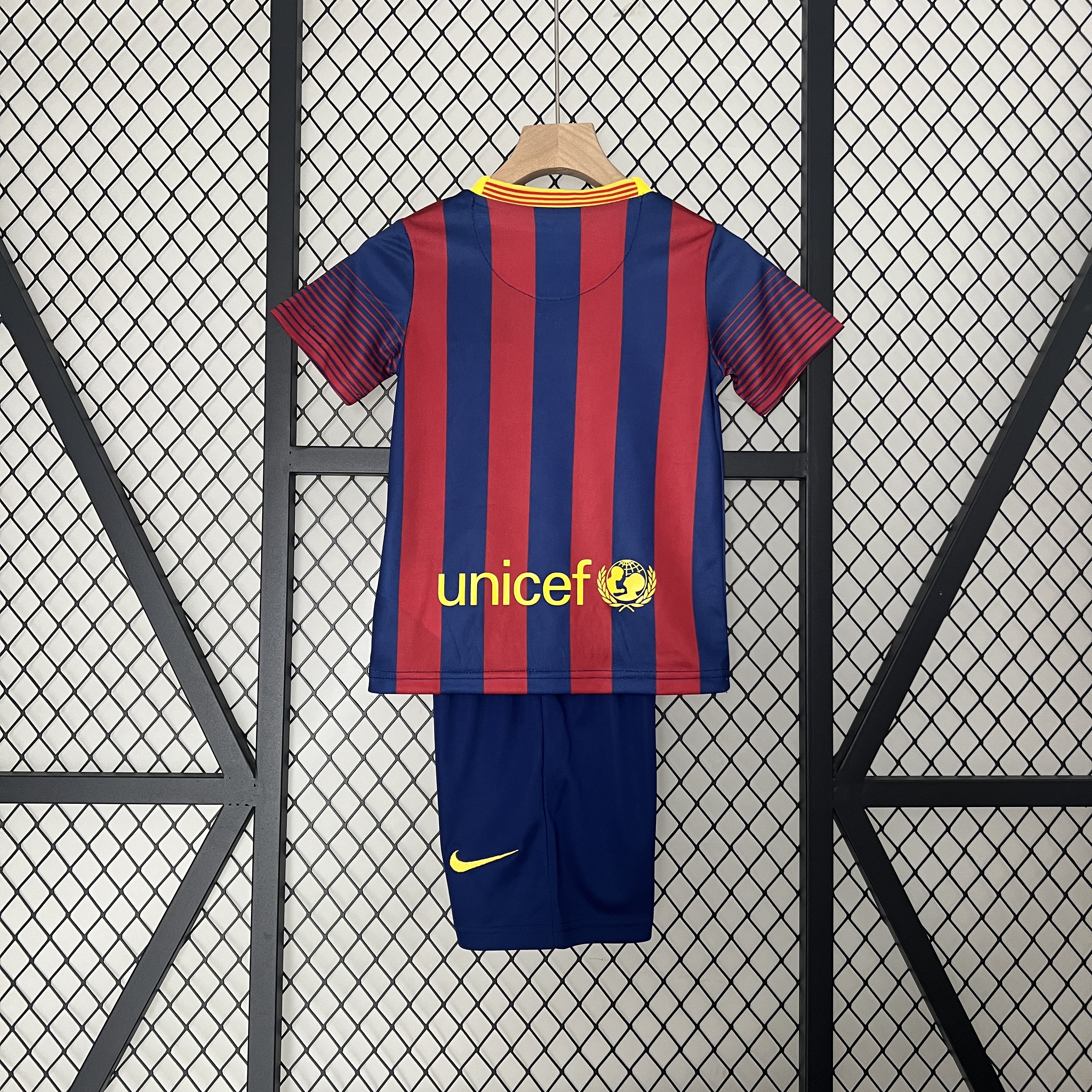 Retro Kids 13/14 Barcelona home size:16-28