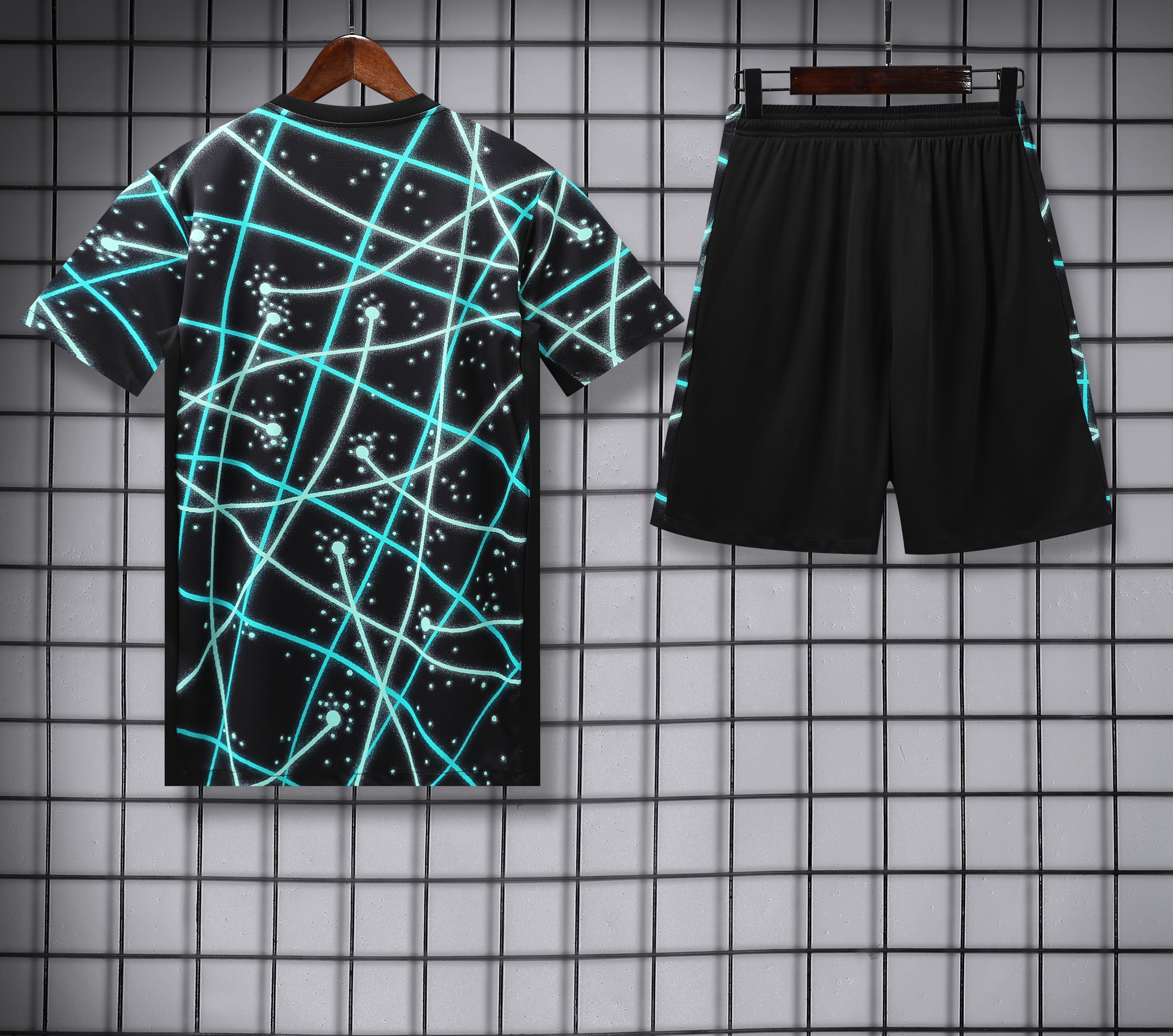 25/26 Inter Milan training black- green kids set fan version size 16-28