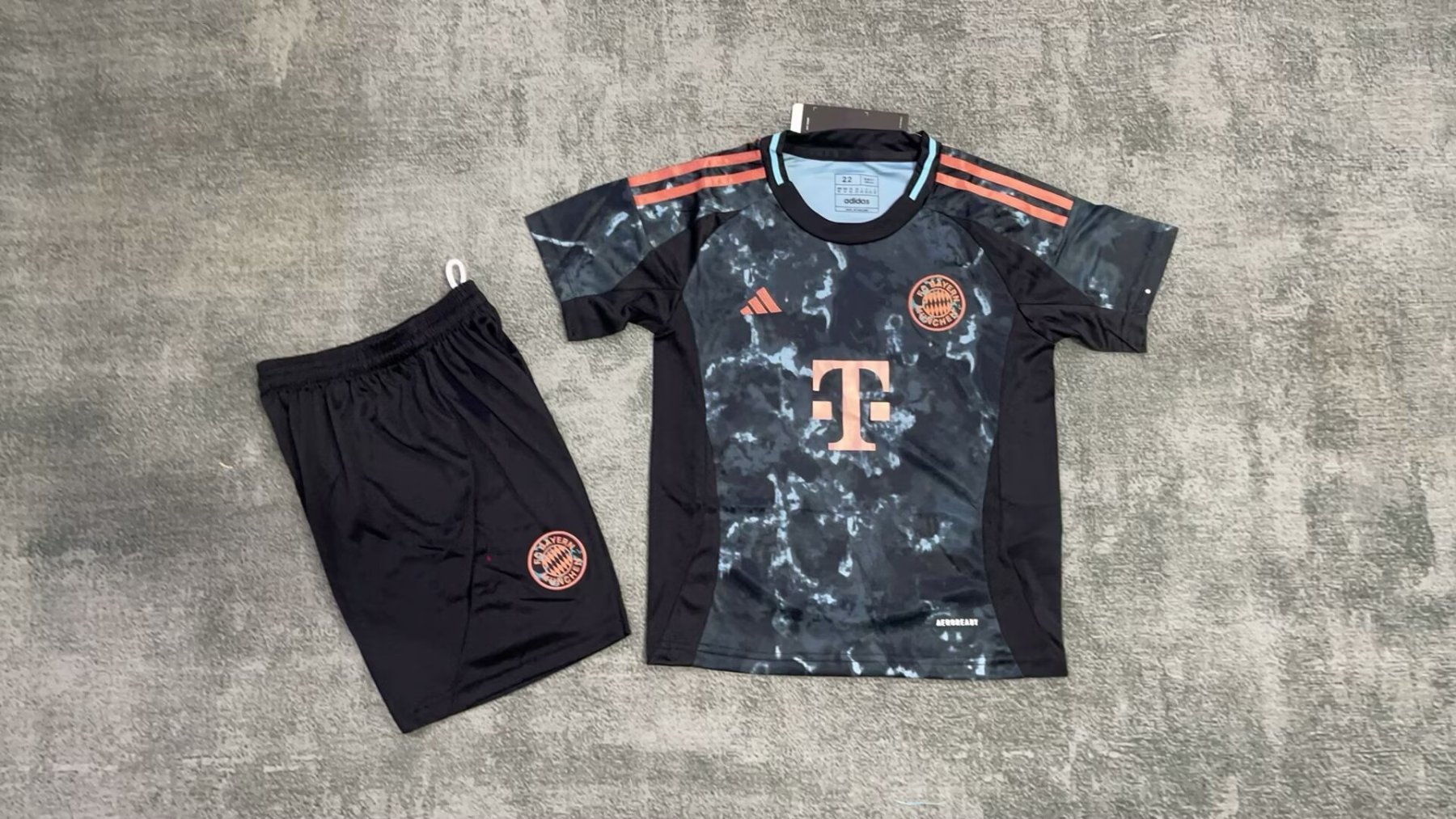 24/25 Bayern away kids version size 16-28