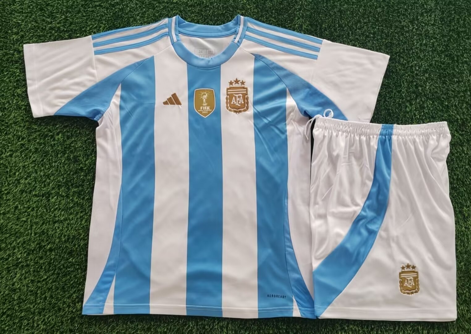 24/25 Argentina home kids version with patch size 16-28