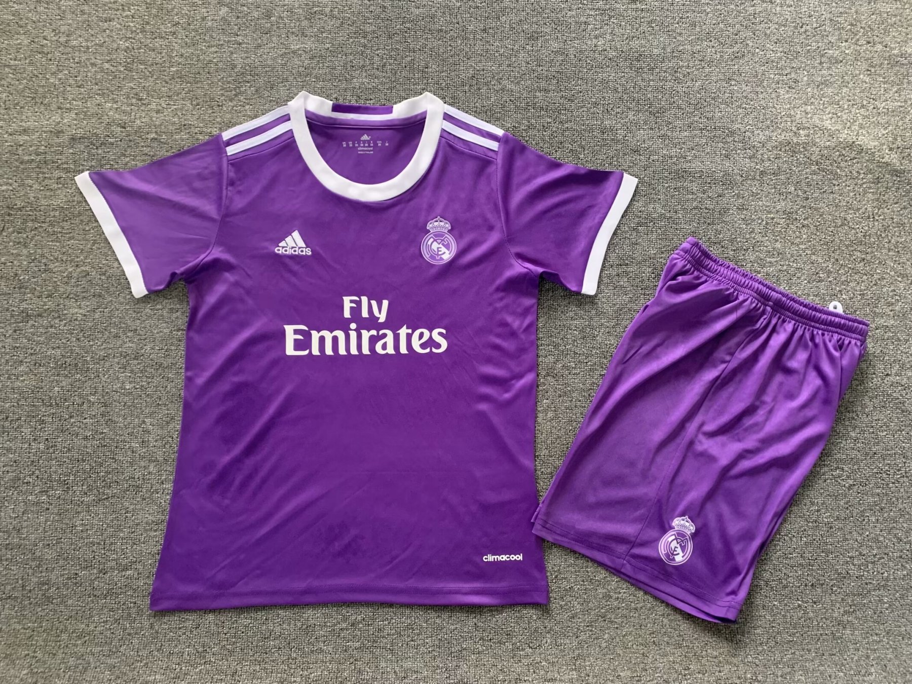 Retro Real Madrid 16/17 away kids set 16-28
