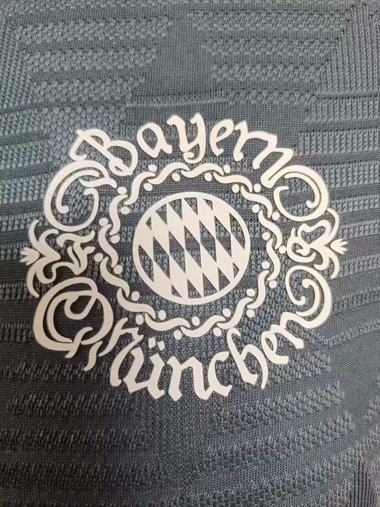 24/25 Bayern Oktoberfest special player version S-XXL
