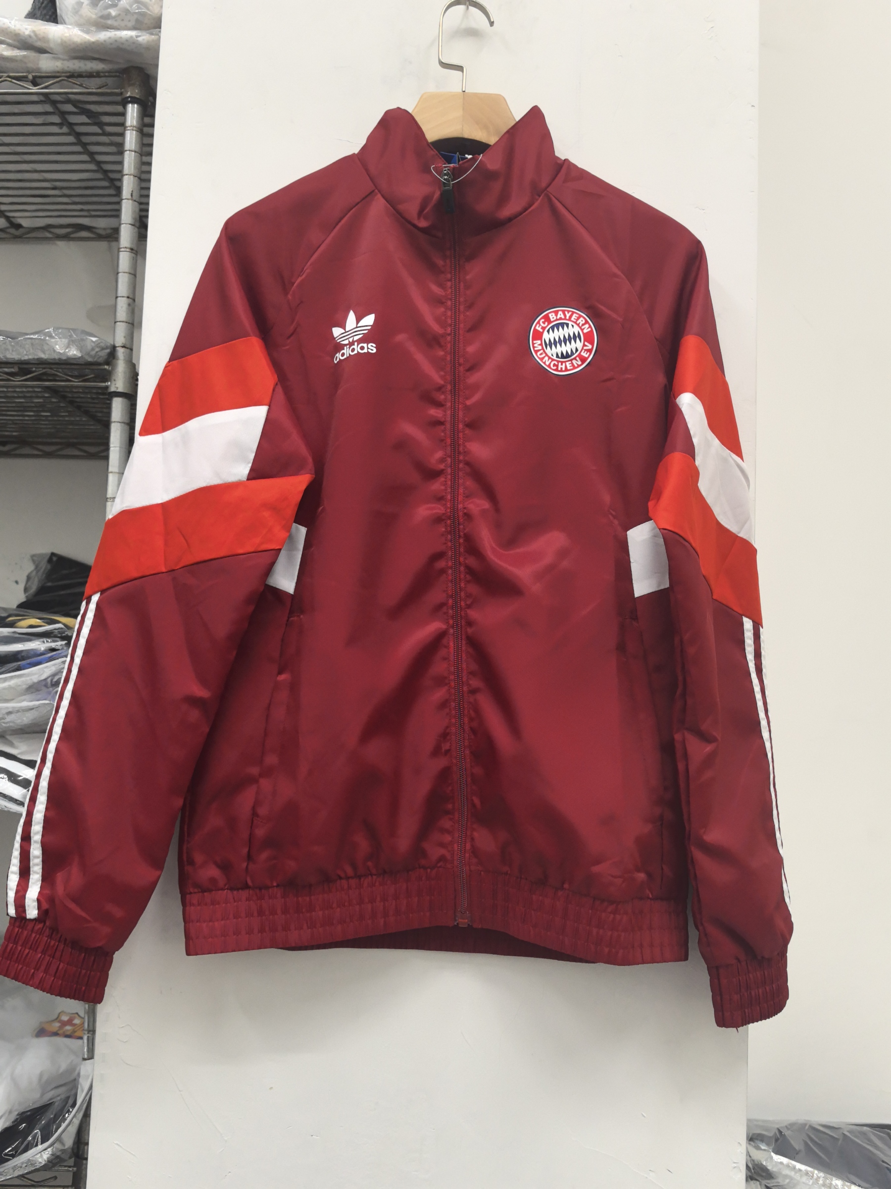 24/25 Windbreaker Bayern Munich red S-XXL