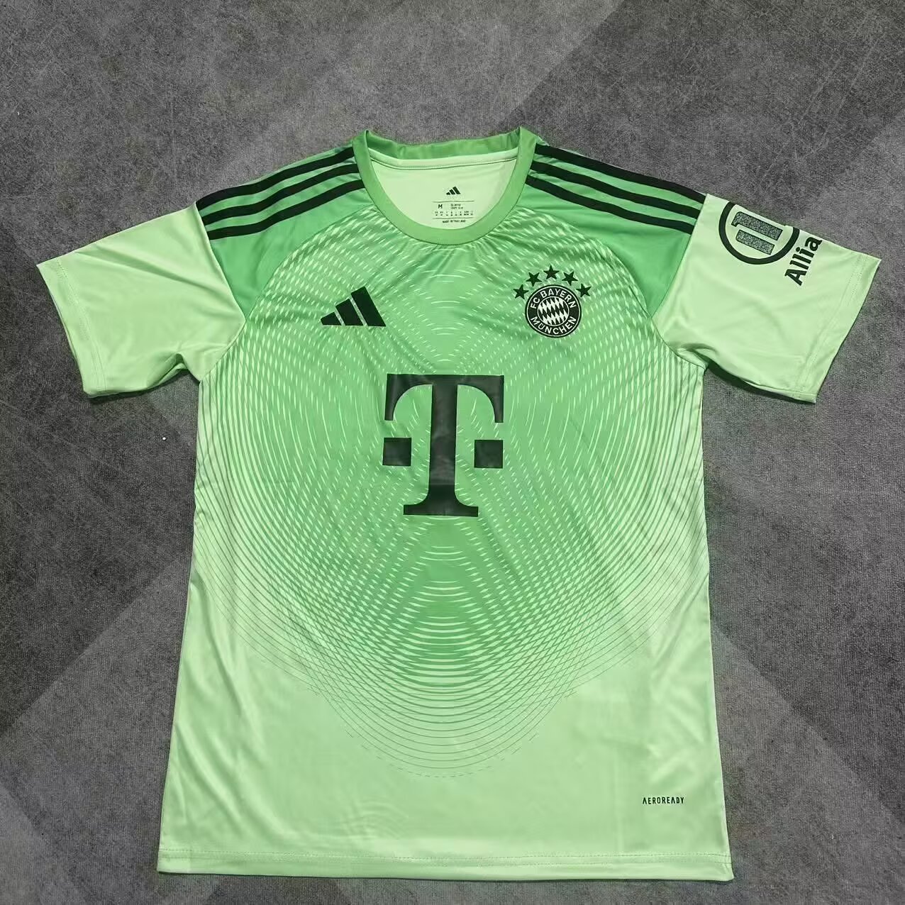 25/26 Bayern goalkeeper green fan version S-XXL