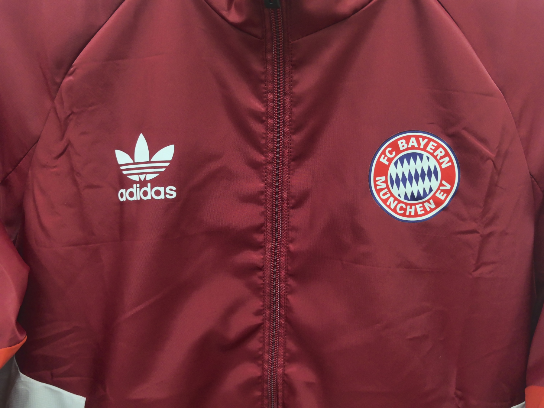 24/25 Windbreaker Bayern Munich red S-XXL