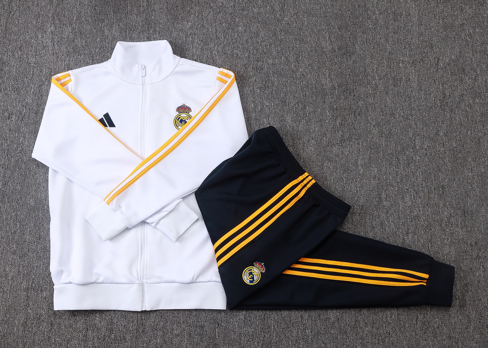 26/27 re@l Medrid White (yellow triangle) Full-Zip Jacket Suit