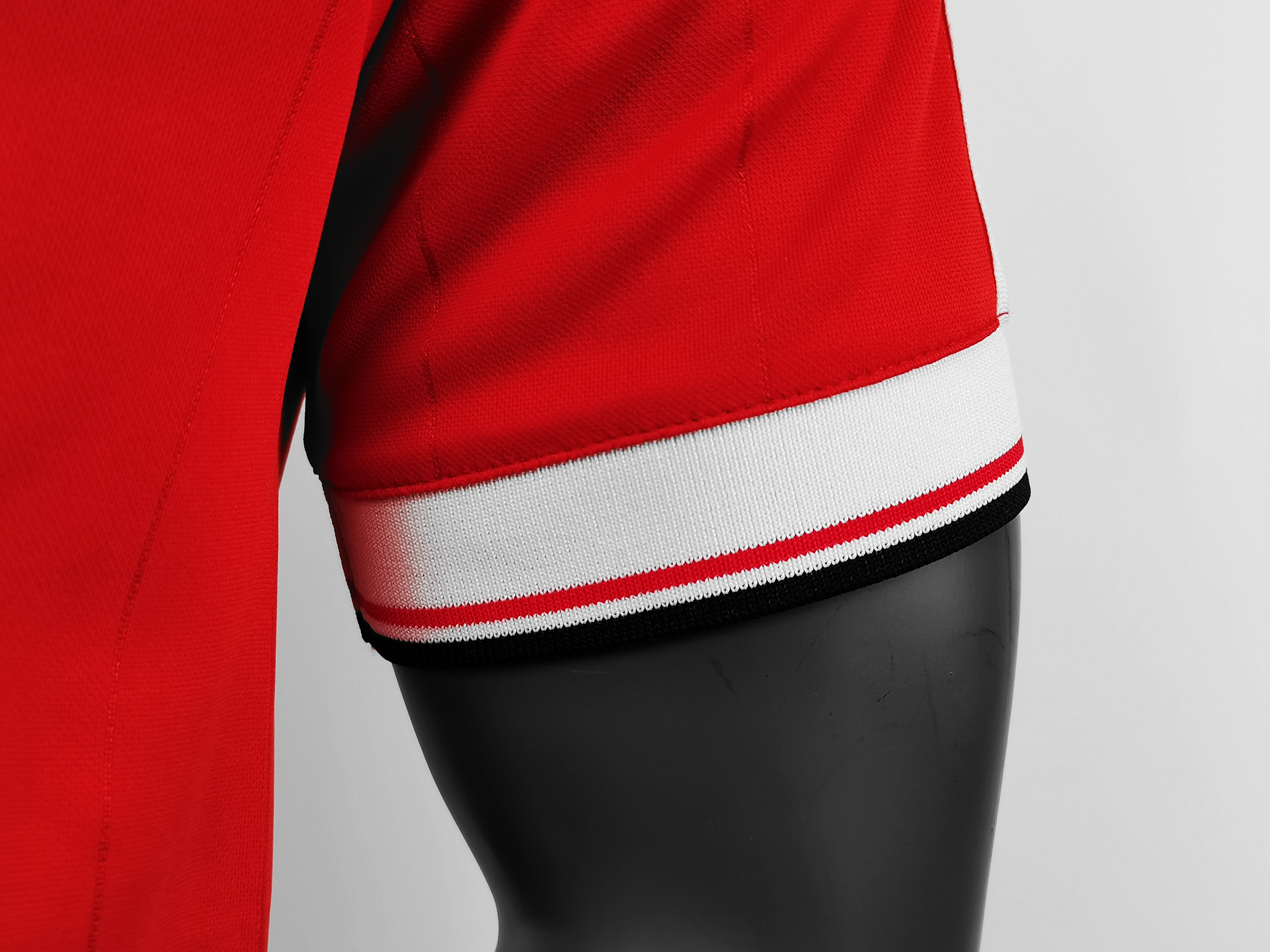 Retro 84 Manchester United home S-2XL