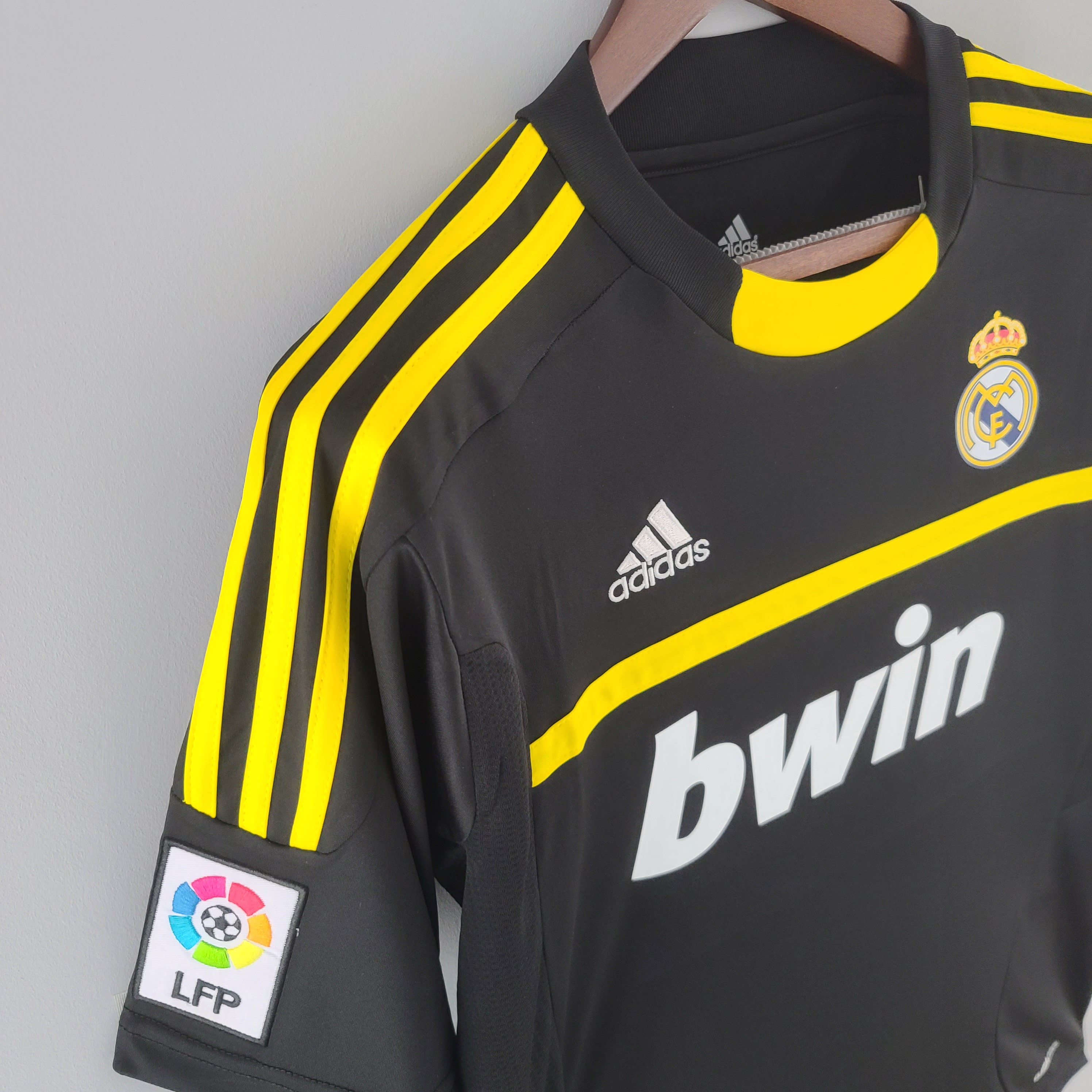 Real Madrid 11/12 Goalkeeper Black S-XXL