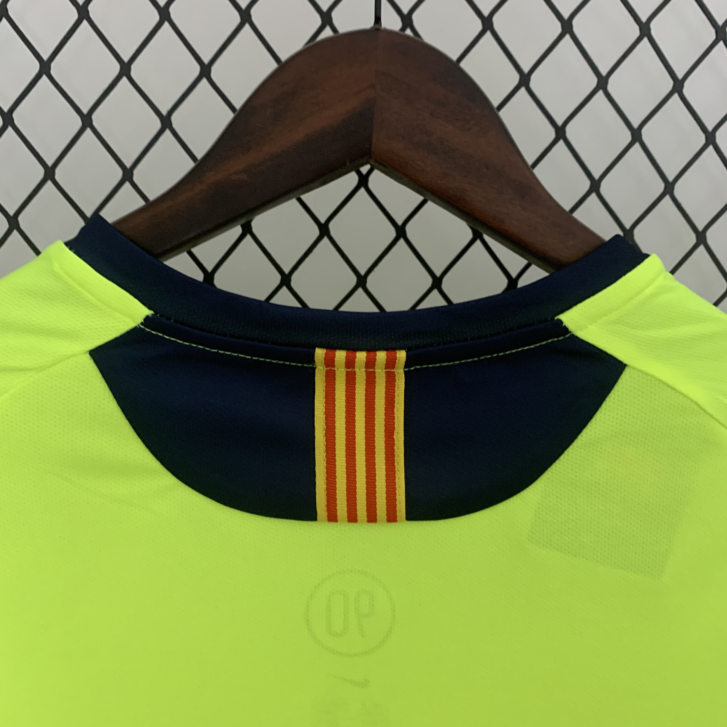 Retro long sleeve Barcelona 05/06 away S-XXL