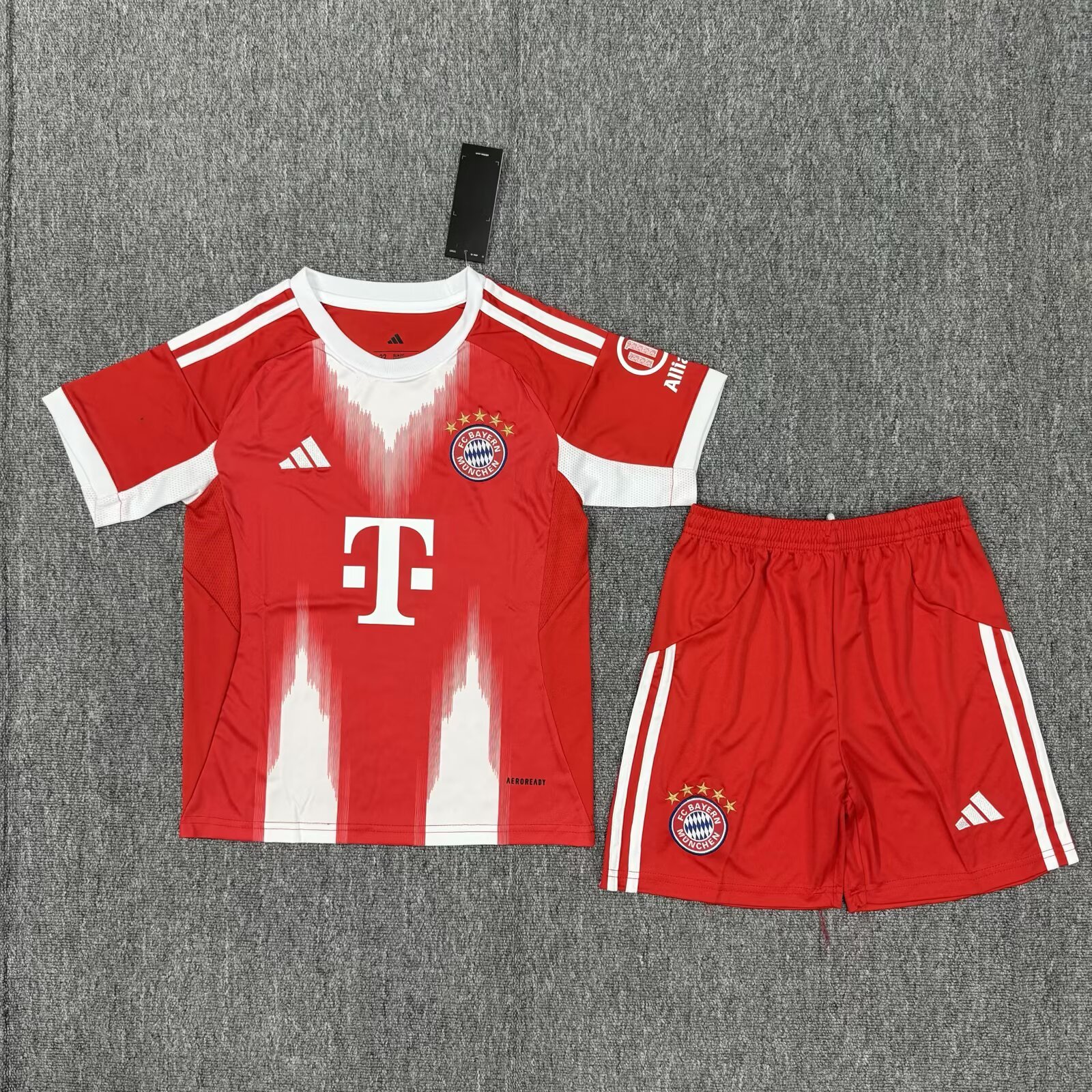 25/26 Bayern home kids version size 16-28