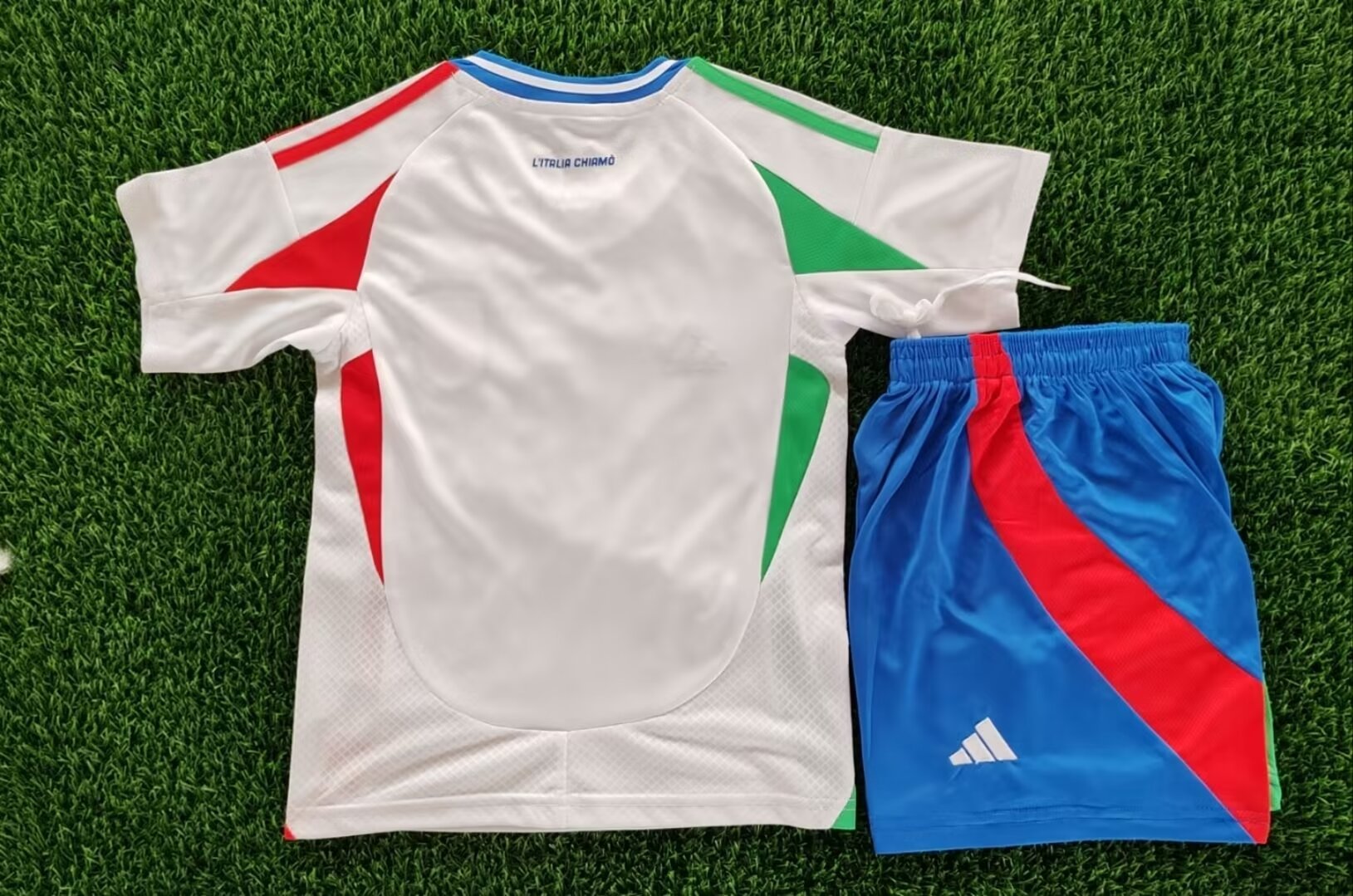 24/25 Italy Kids set away size 16-28