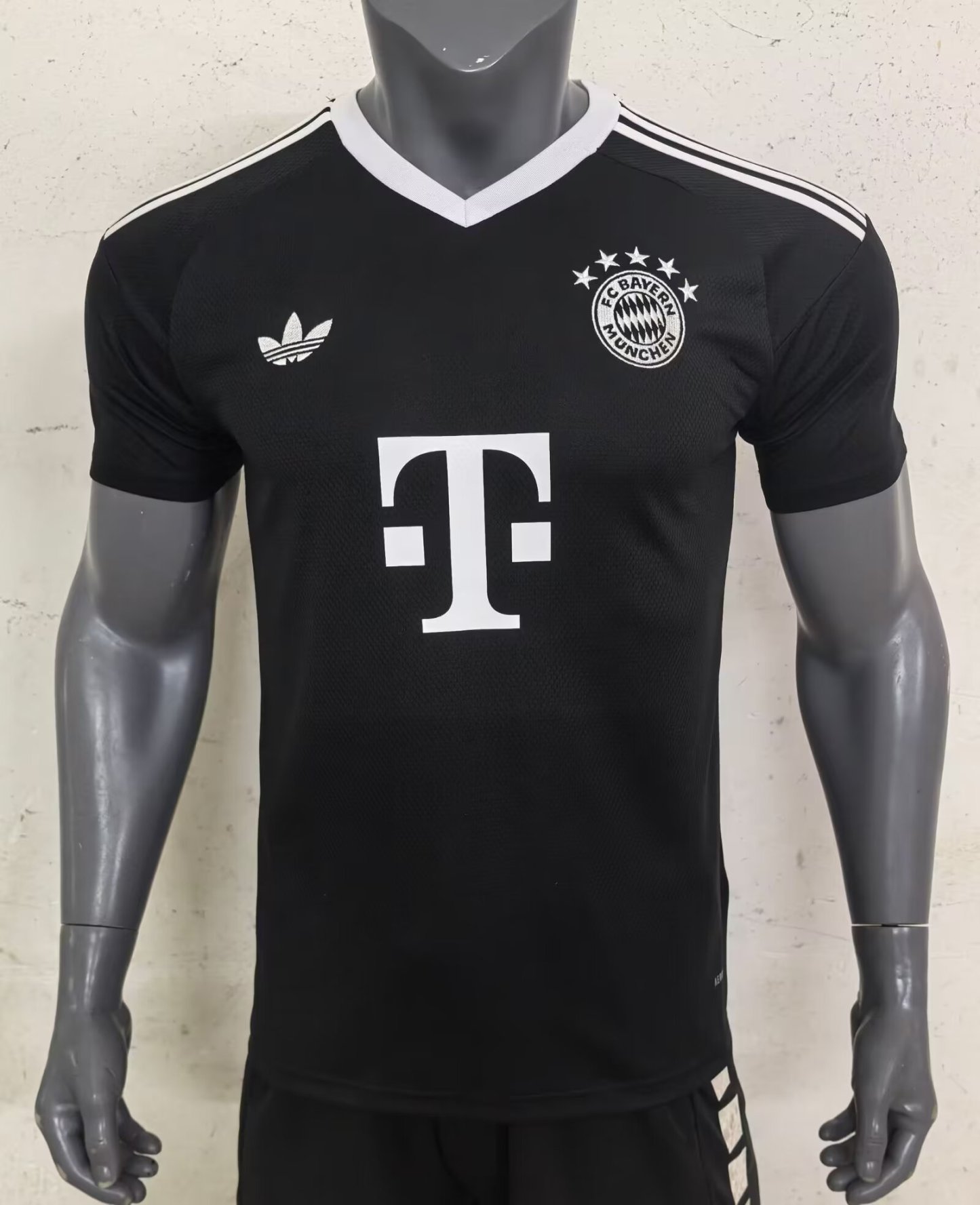 24/25 Bayern training version black S-XXL