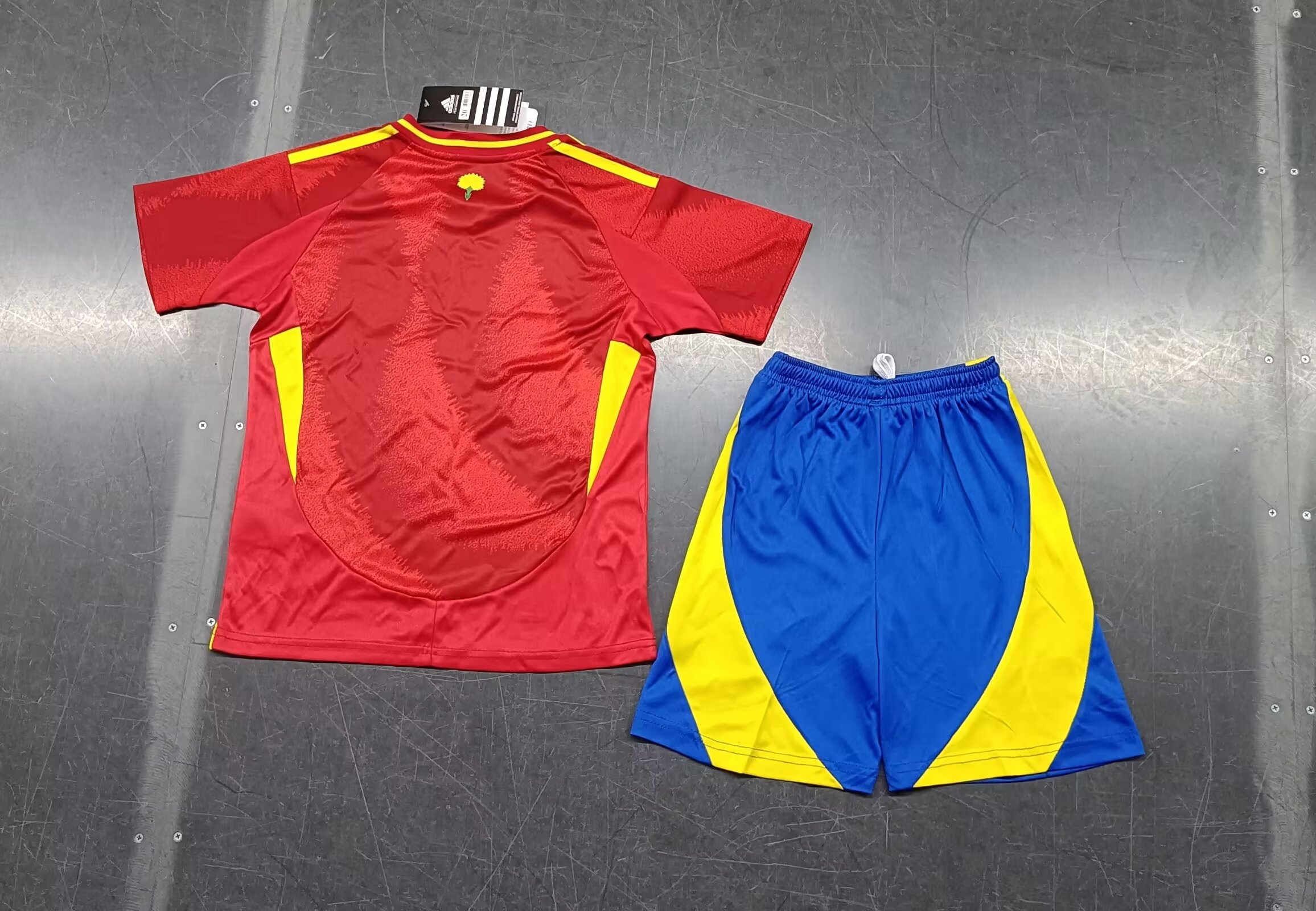 24/25 Spain home kids version Size 16-28