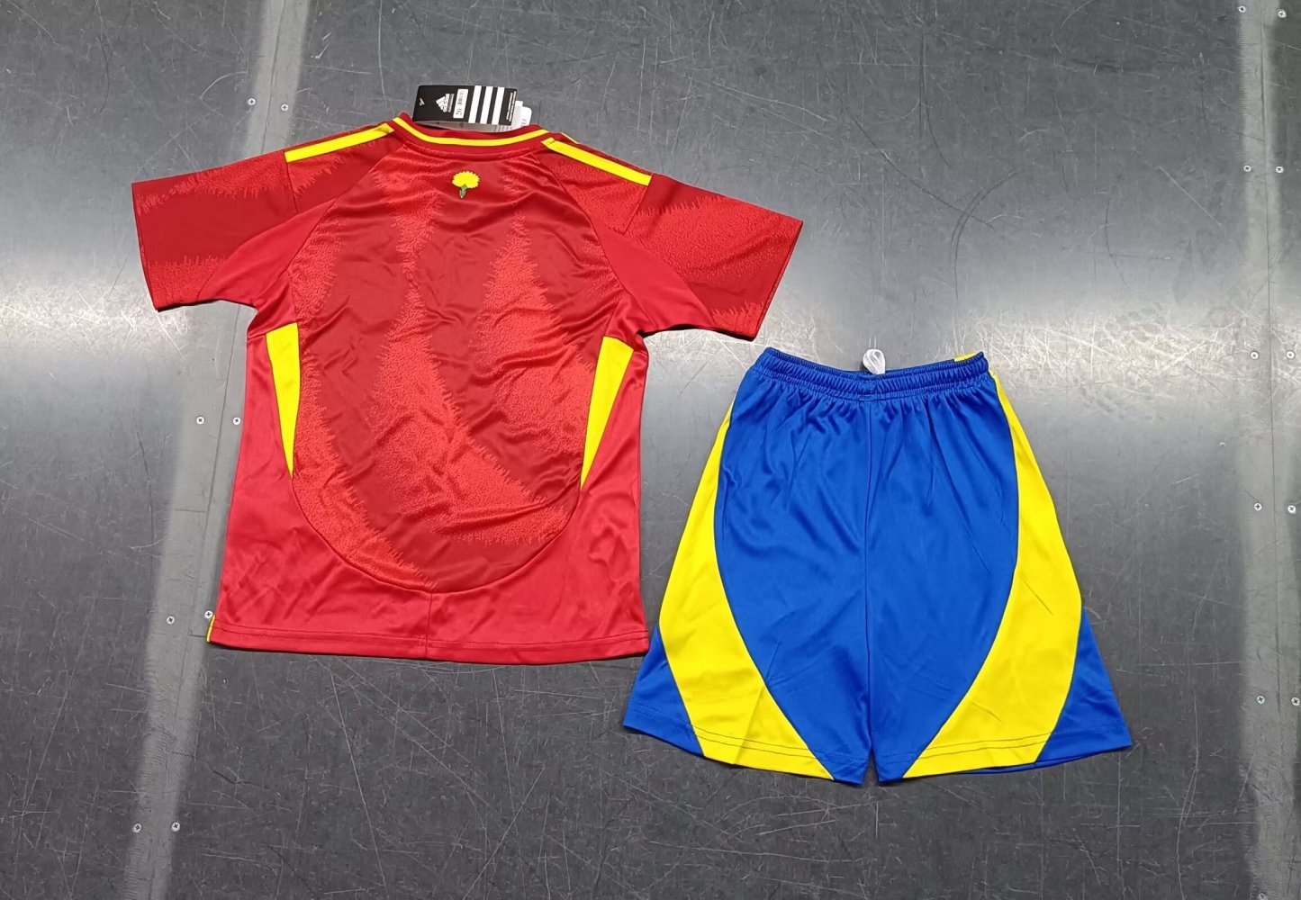 24/25 Spain home kids version Size 16-28
