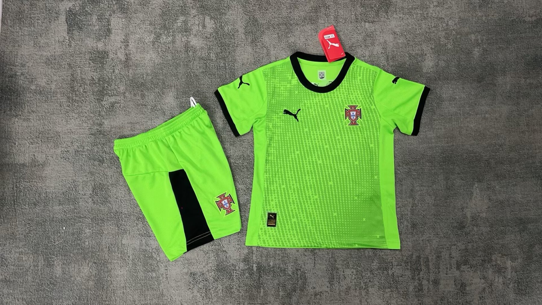 25/26 Portugal goalkeeper green blue kids version Size 16-28