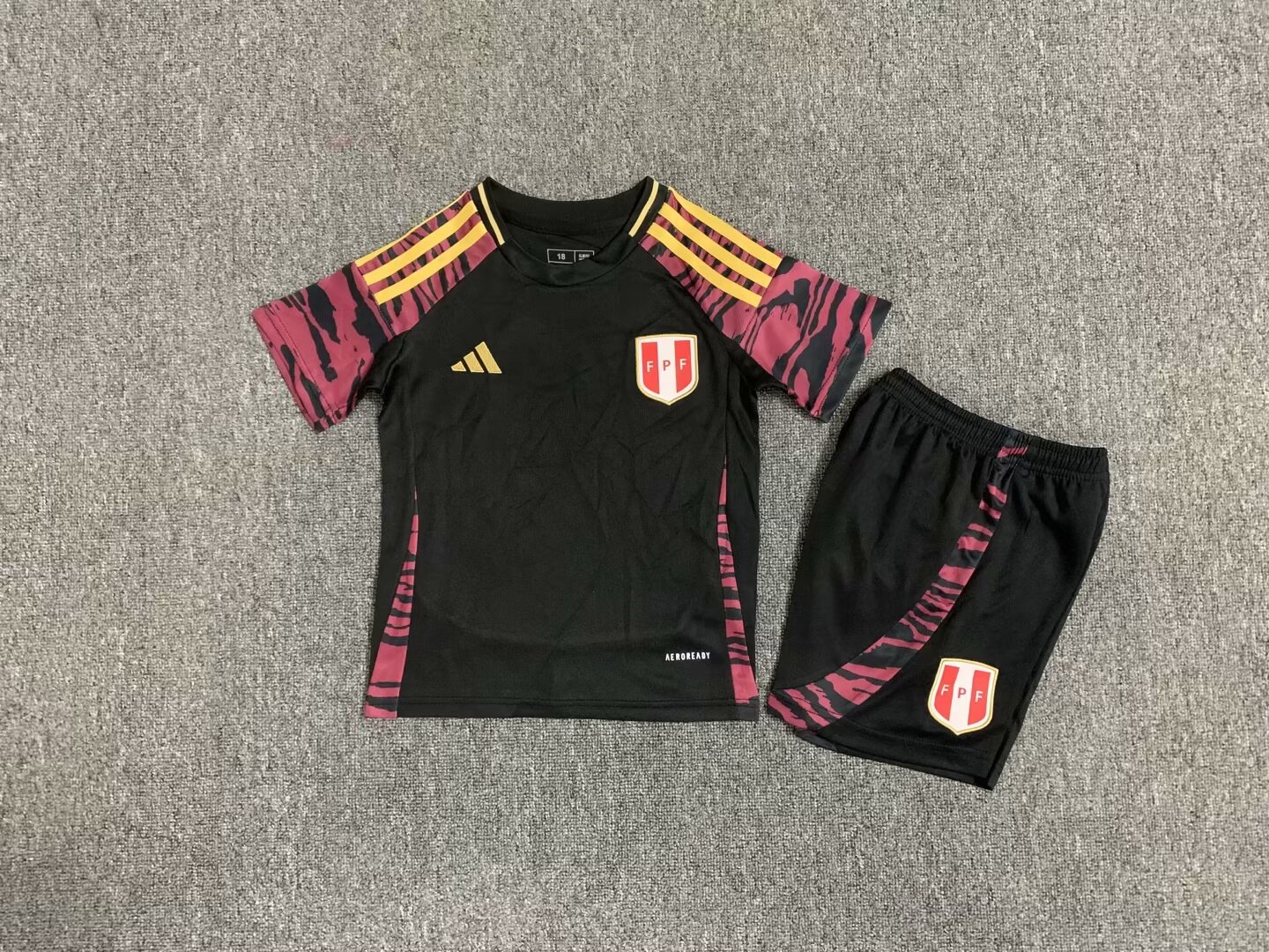 24/25 Peru away kids version size 16-28