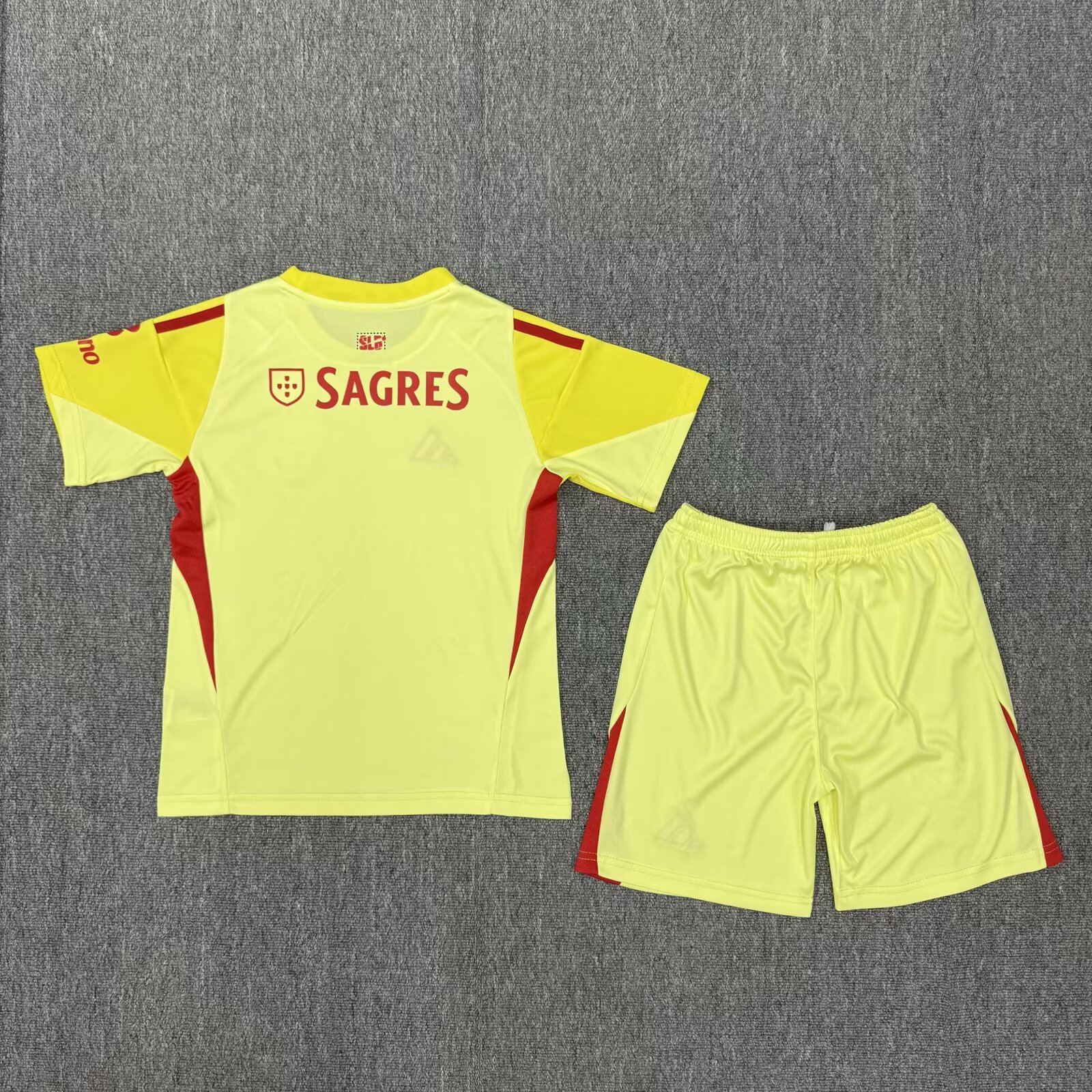 25/26 Benfica goalkeeper yellow kids version size 16-28