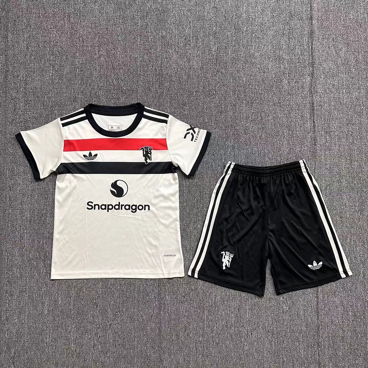 24/25 Manchester United third kids version size 16-28