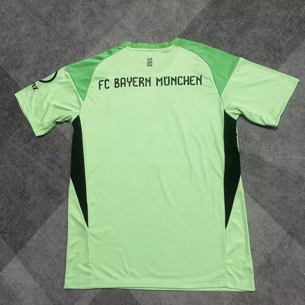 25/26 Bayern goalkeeper green fan version S-XXL