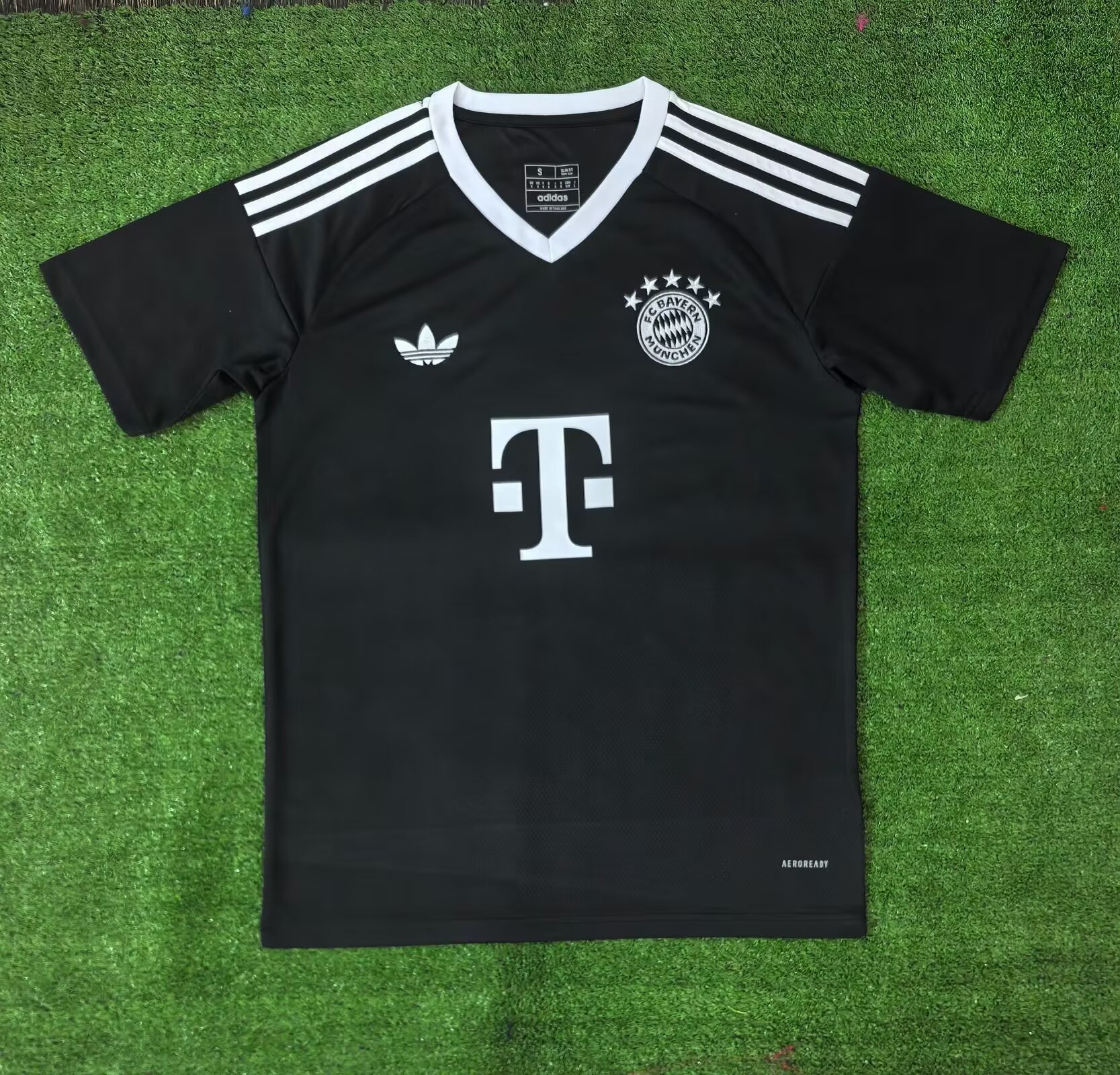 24/25 Bayern training version black S-XXL