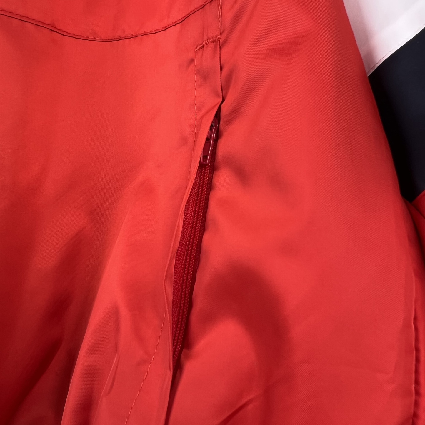 23/24 windbreaker Bayern Munich Red S-XXL