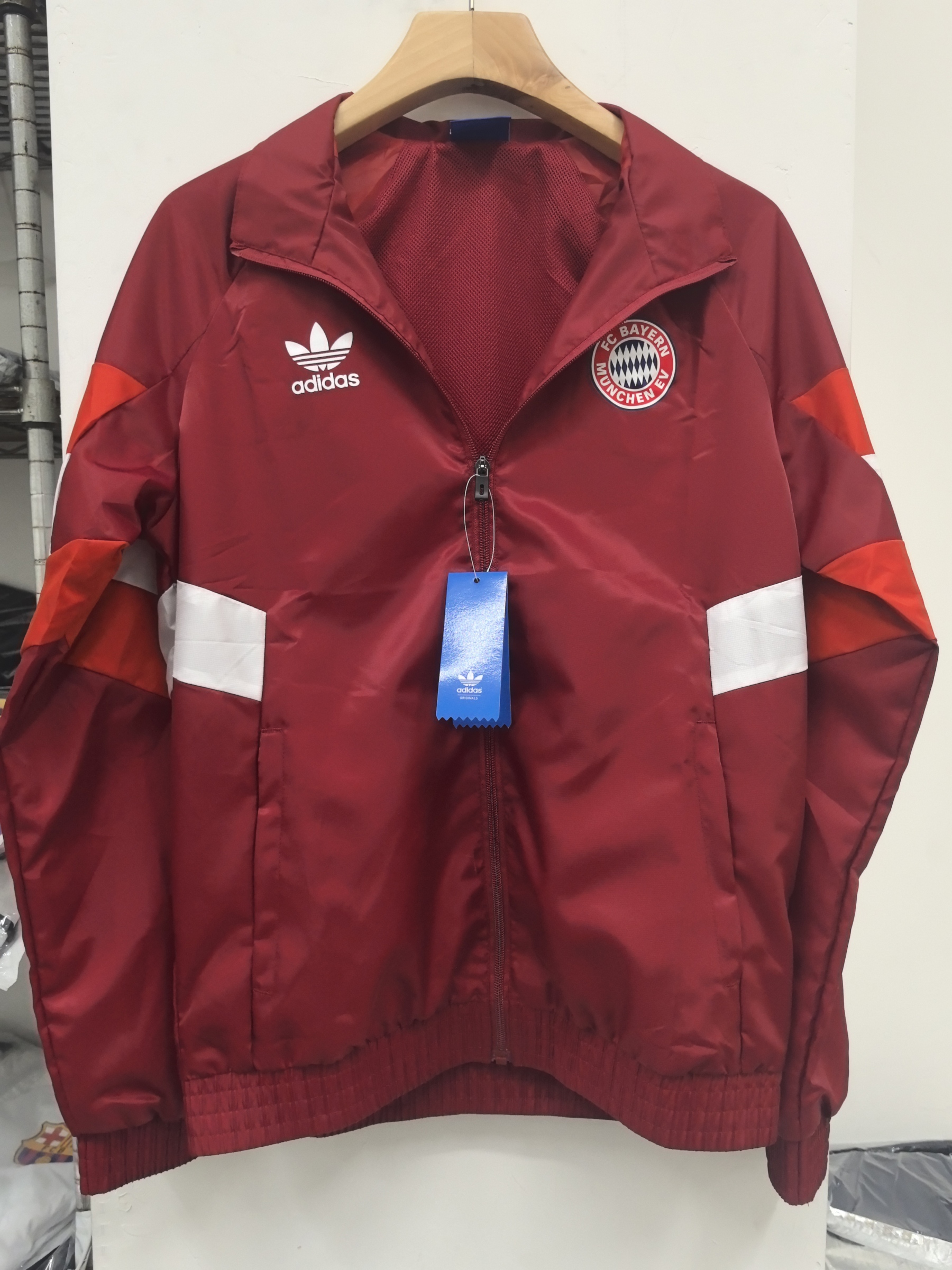 24/25 Windbreaker Bayern Munich red S-XXL