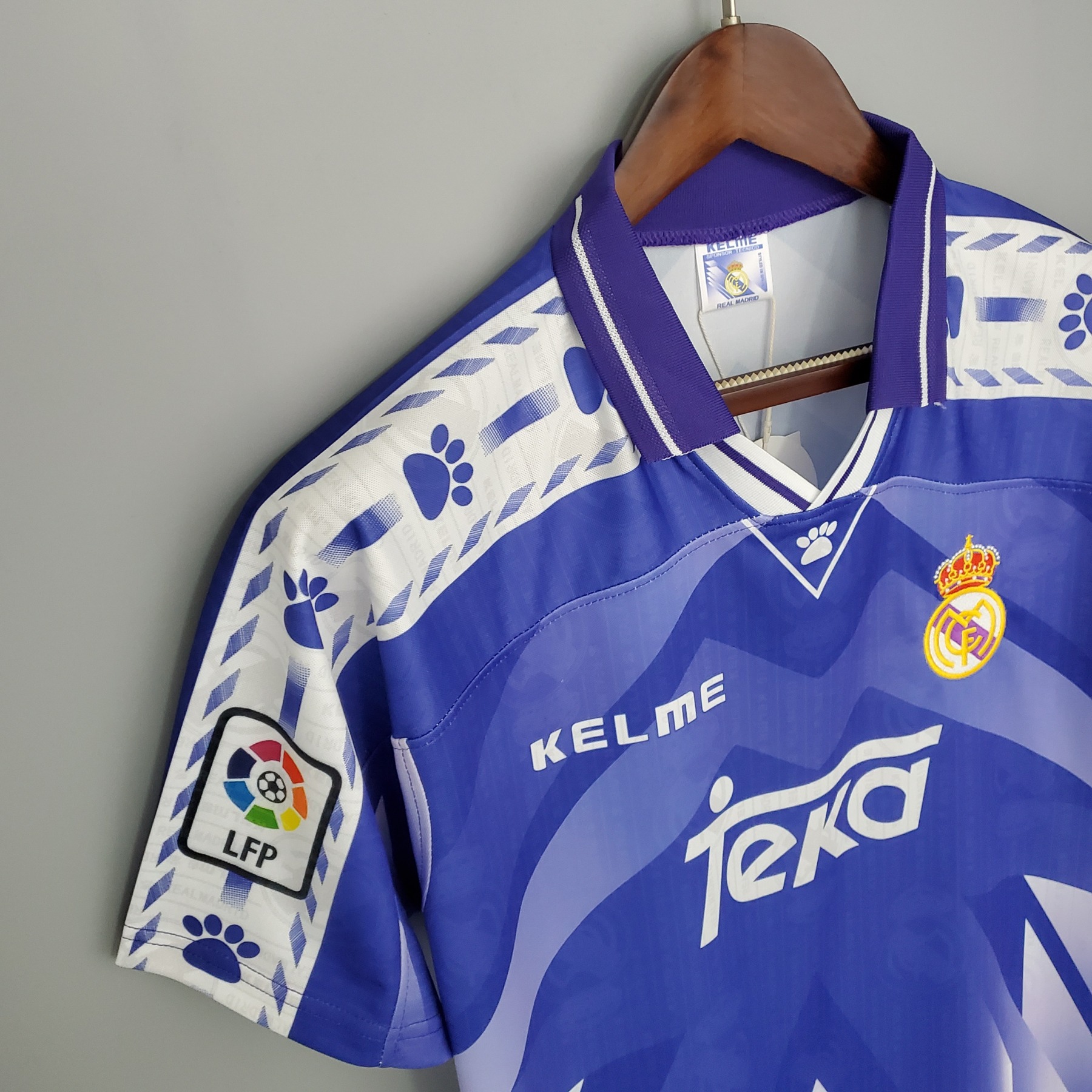Retro Real Madrid 96/97 away S-XXL