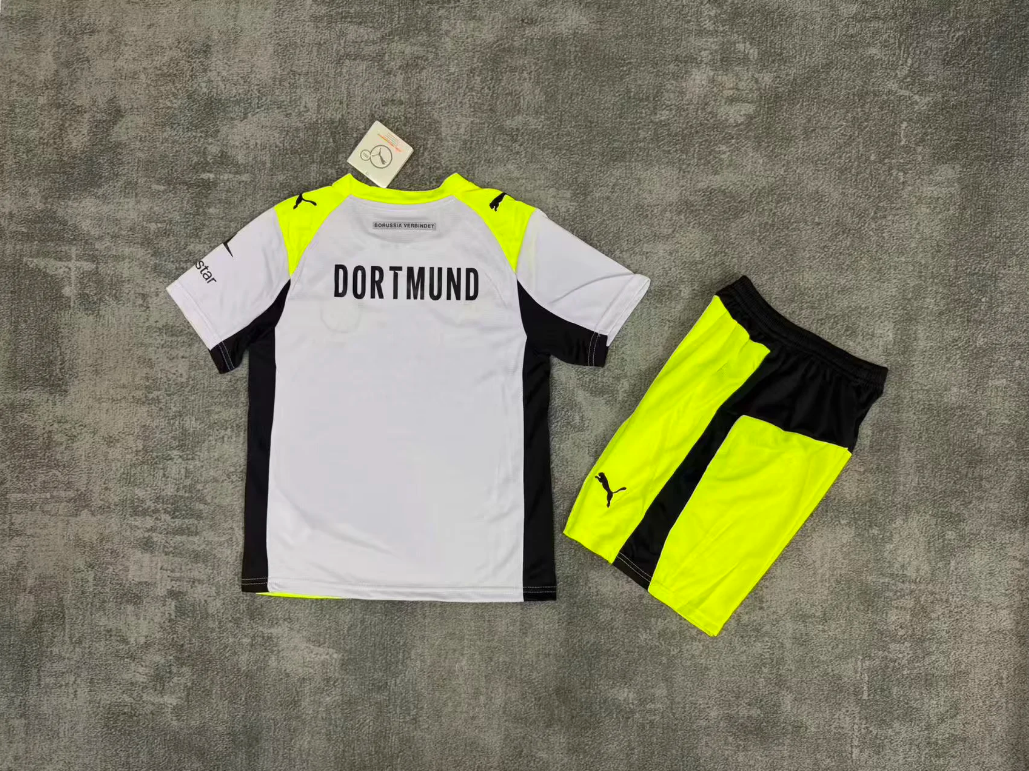 25/26 B.Dortmund away kids version size 16-28
