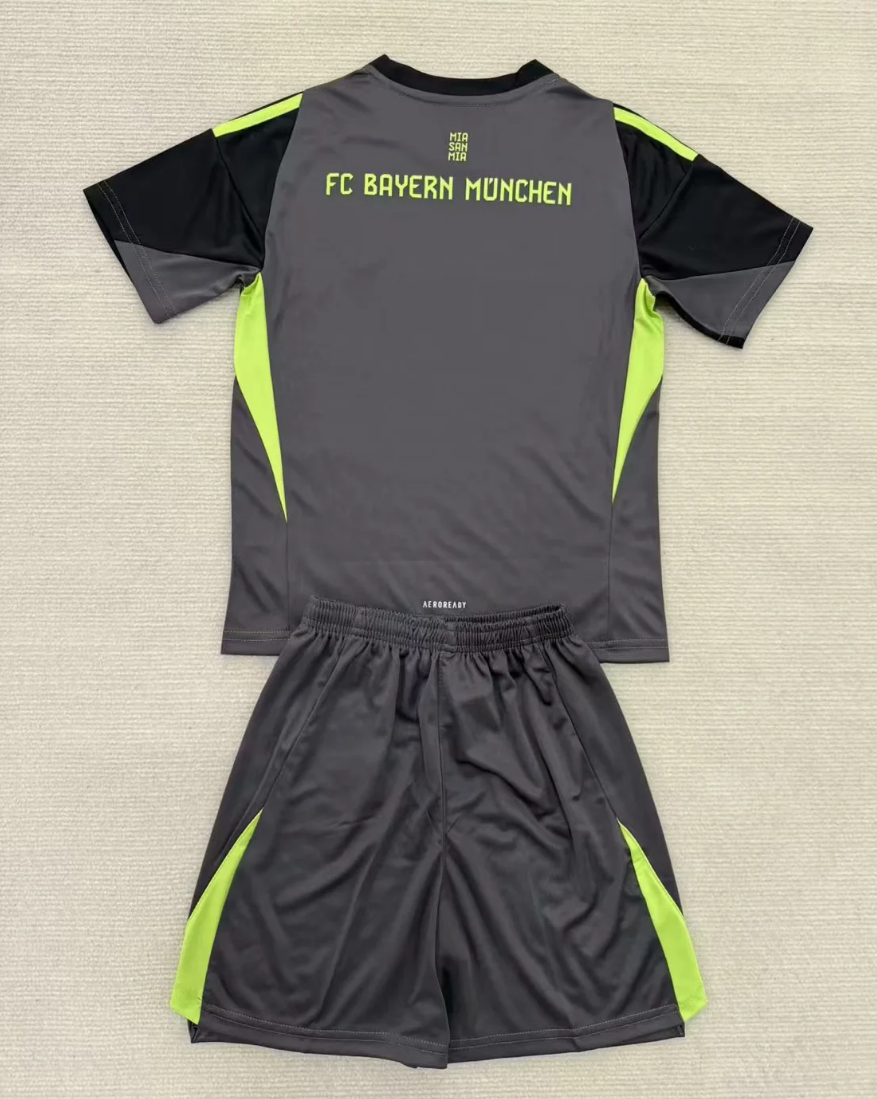 25/26 Bayern goalkeeper Black fan version suit S-XXL