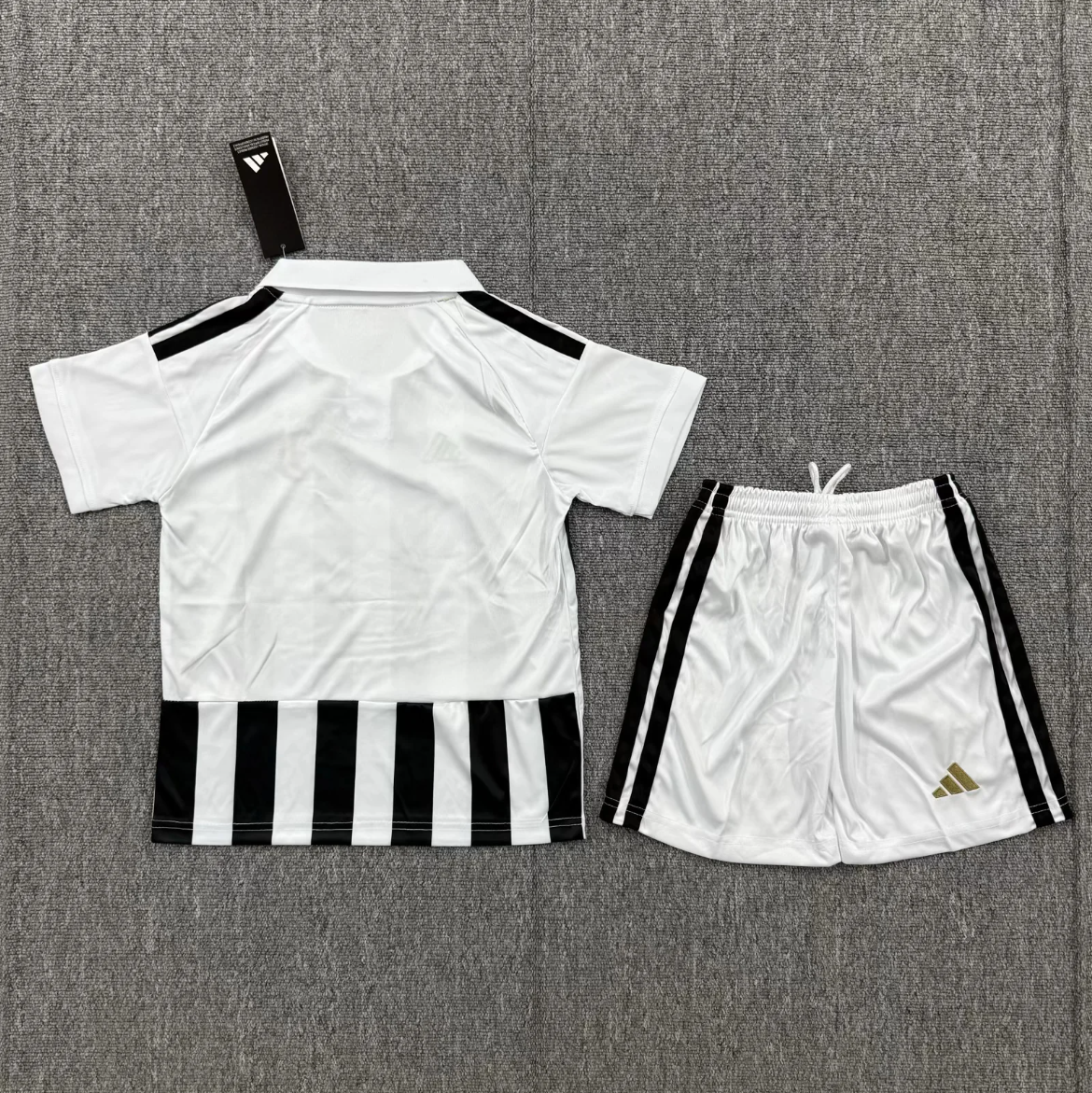 26/27 Juventus home kids version size 16-28