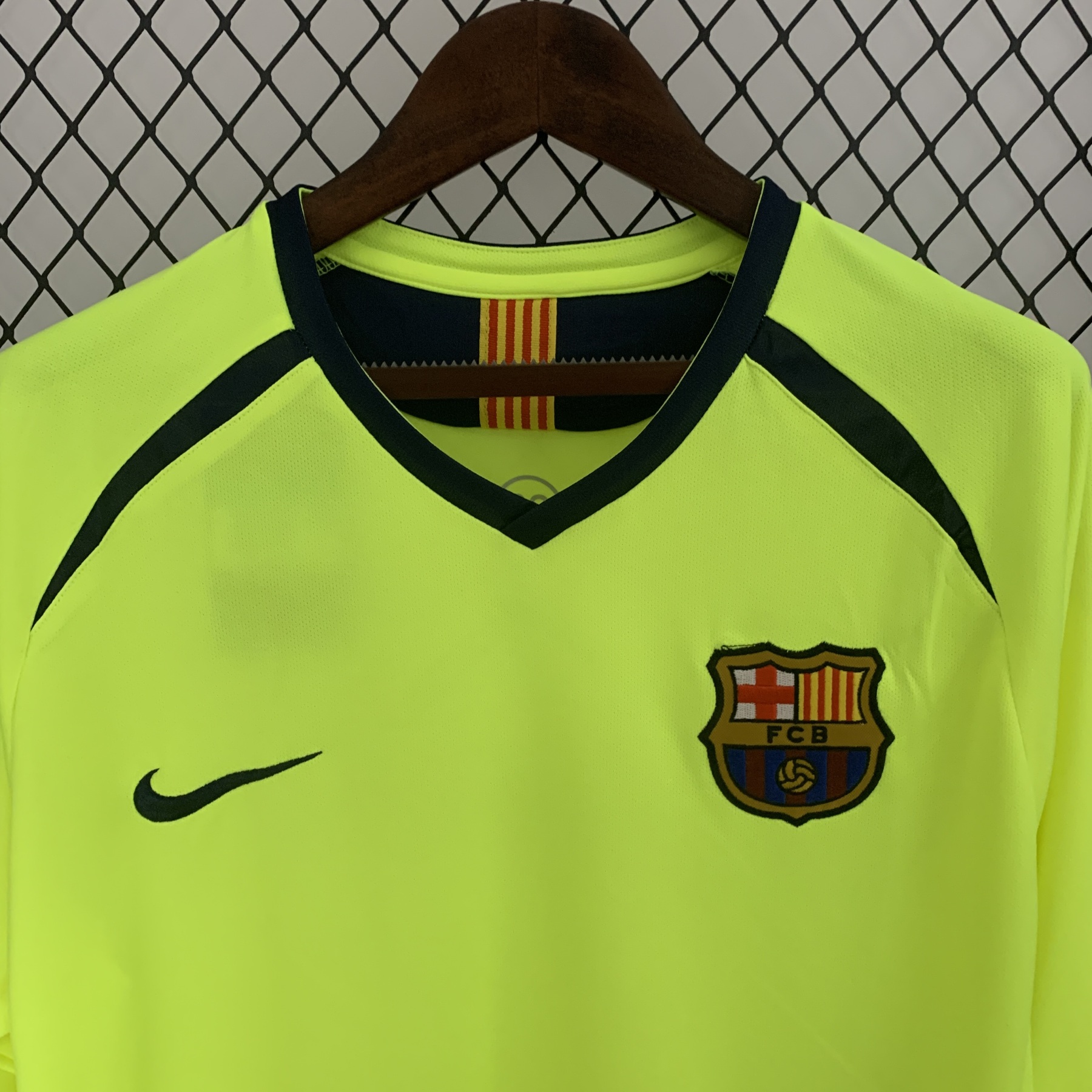 Retro long sleeve Barcelona 05/06 away S-XXL