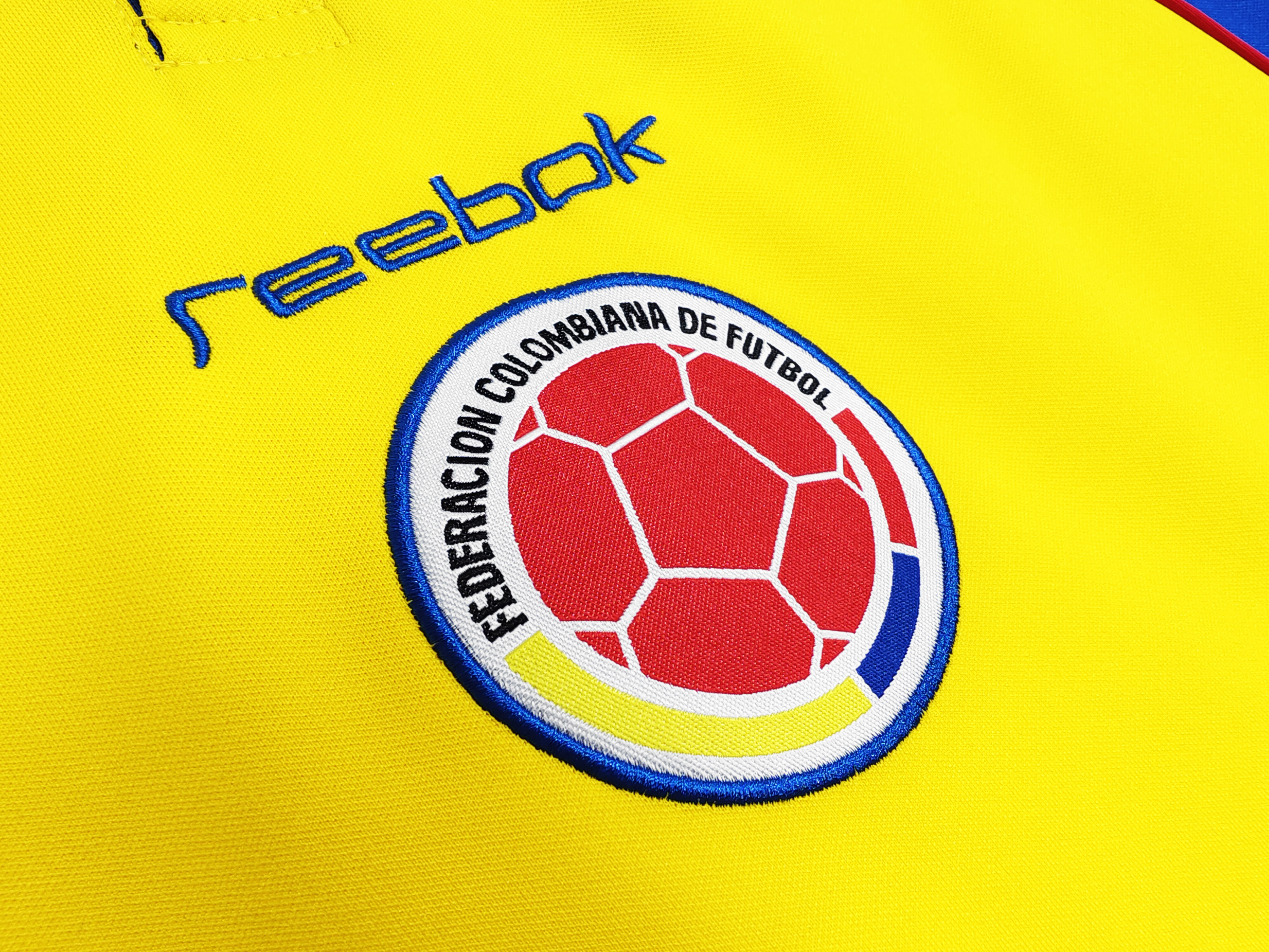 2001 Colombia home retro version S-XXL