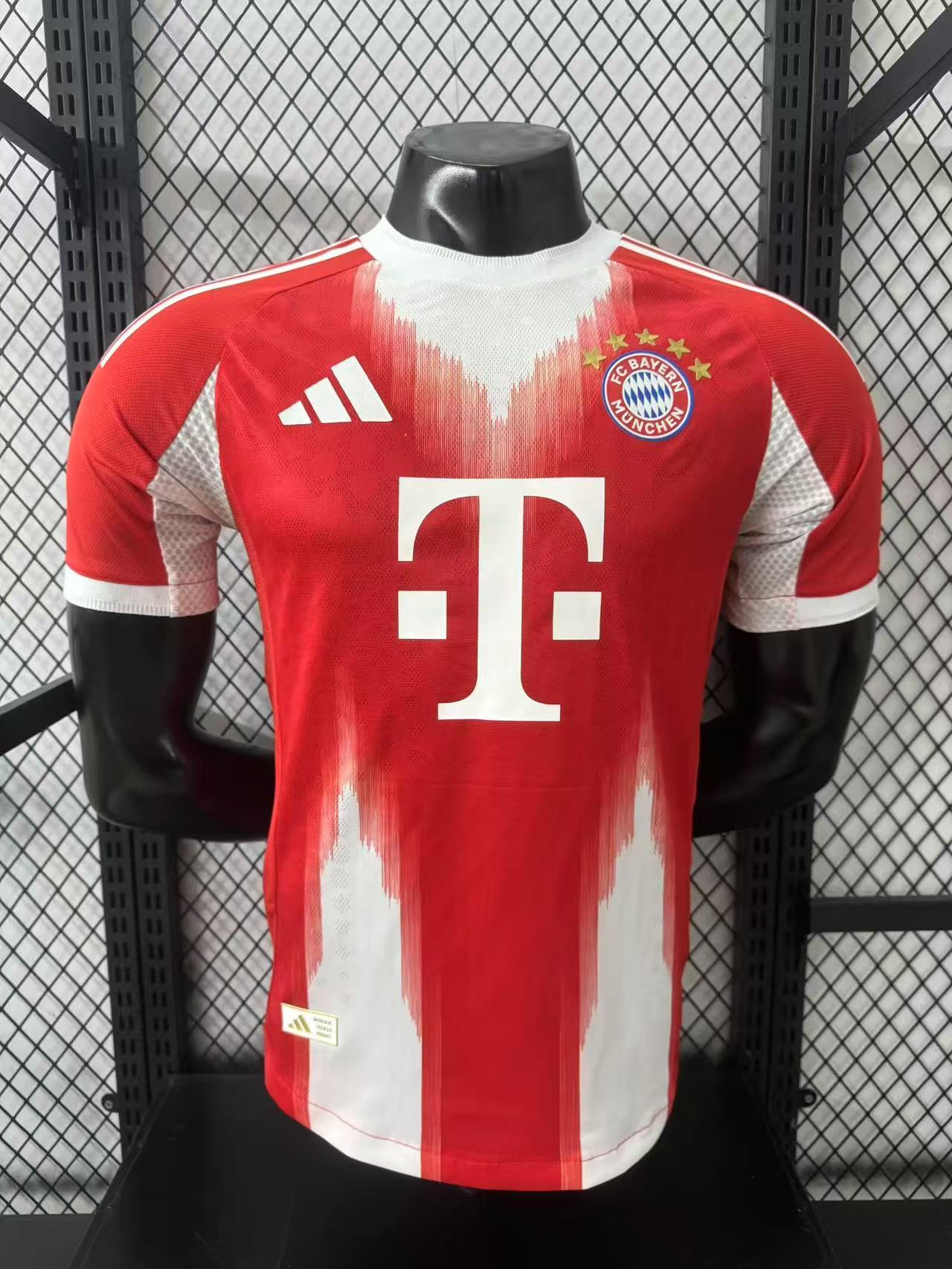 25/26 Bayern home player version S-XXL