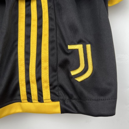 23/24 Kids Juventus home size: 16-28
