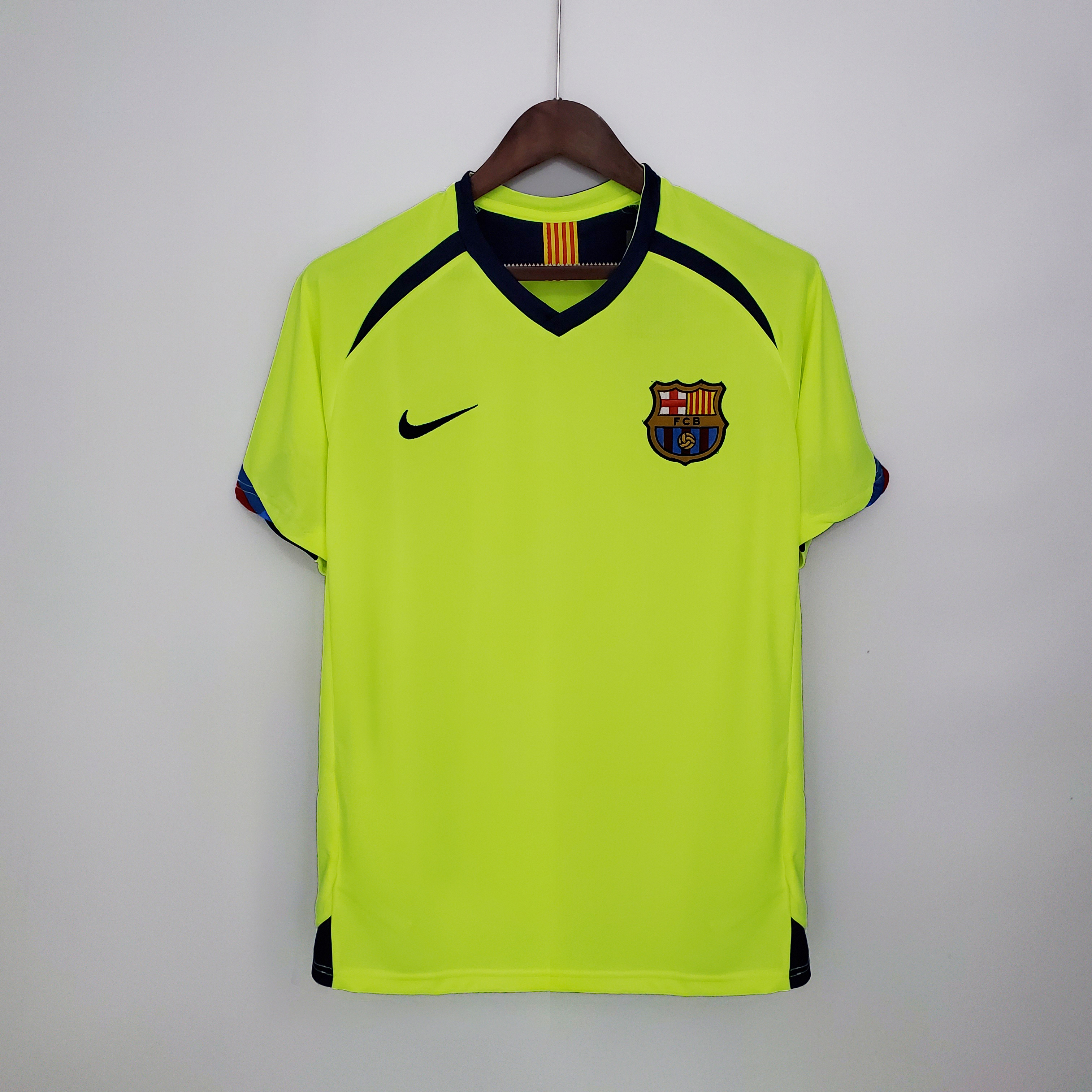 Retro Barcelona 05/06 away S-XXL