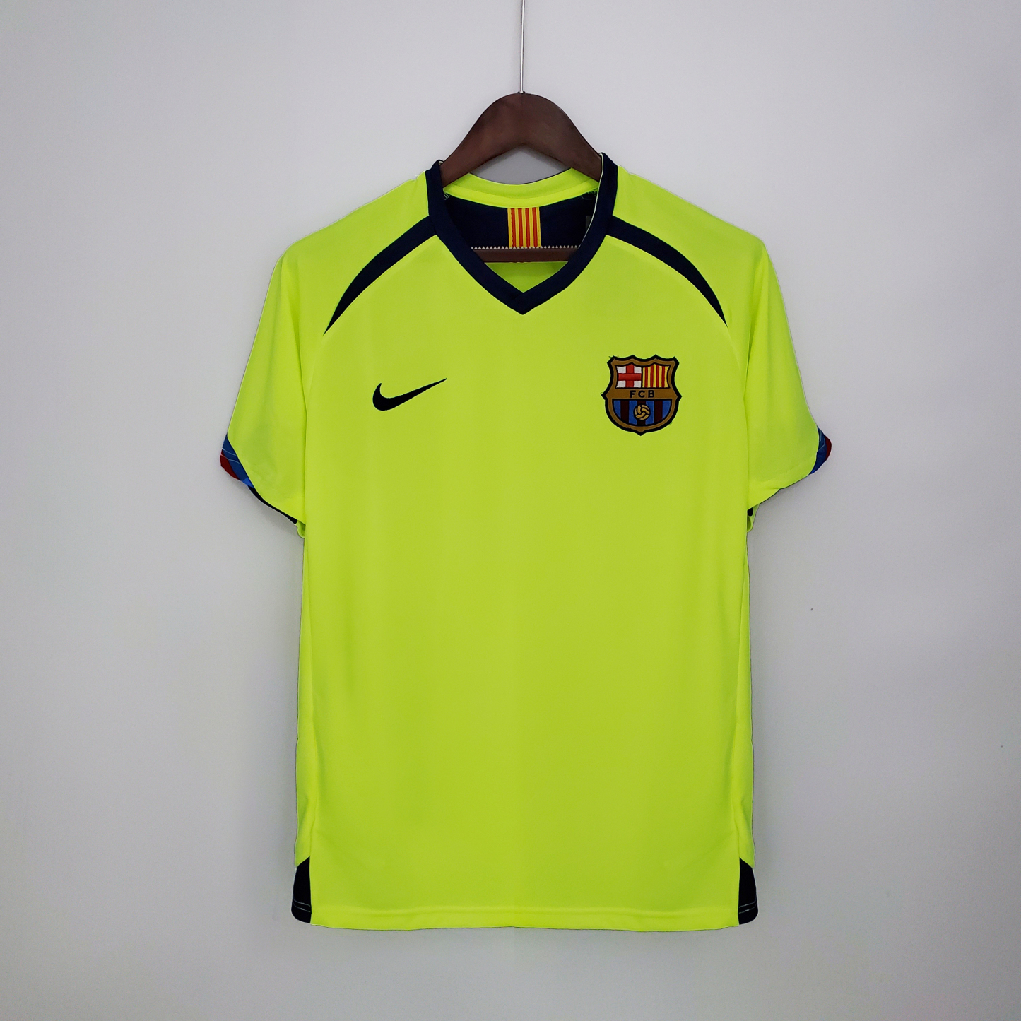 Retro Barcelona 05/06 away S-XXL