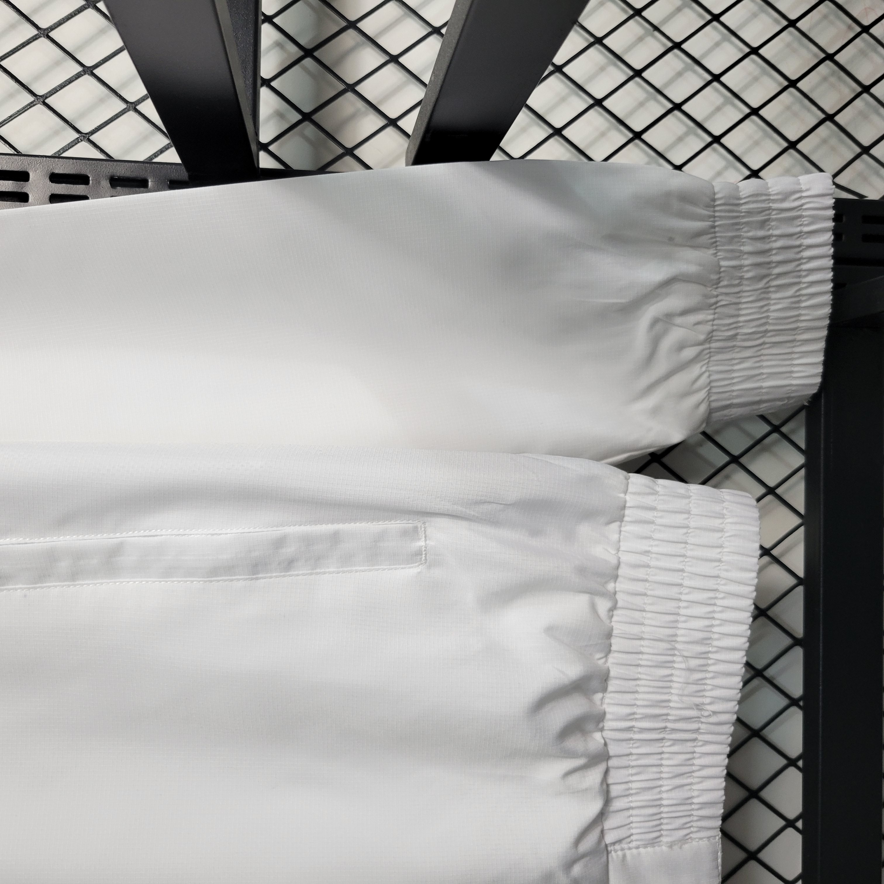 23-24 Windbreaker Tottenham Size: S-XXL